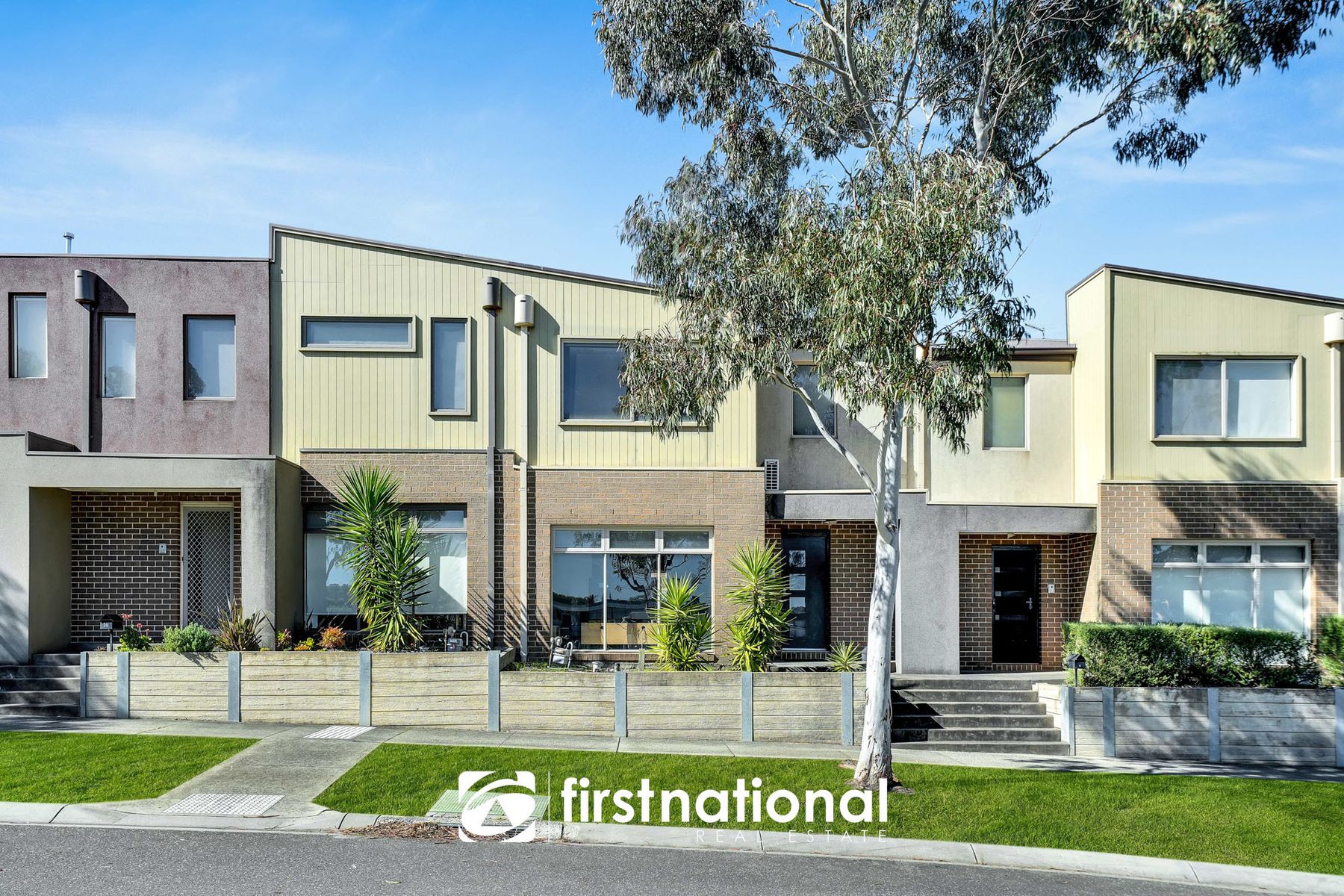 8 Adriatic Way, Pakenham VIC 3810, Pakenham - Thumbnail 2