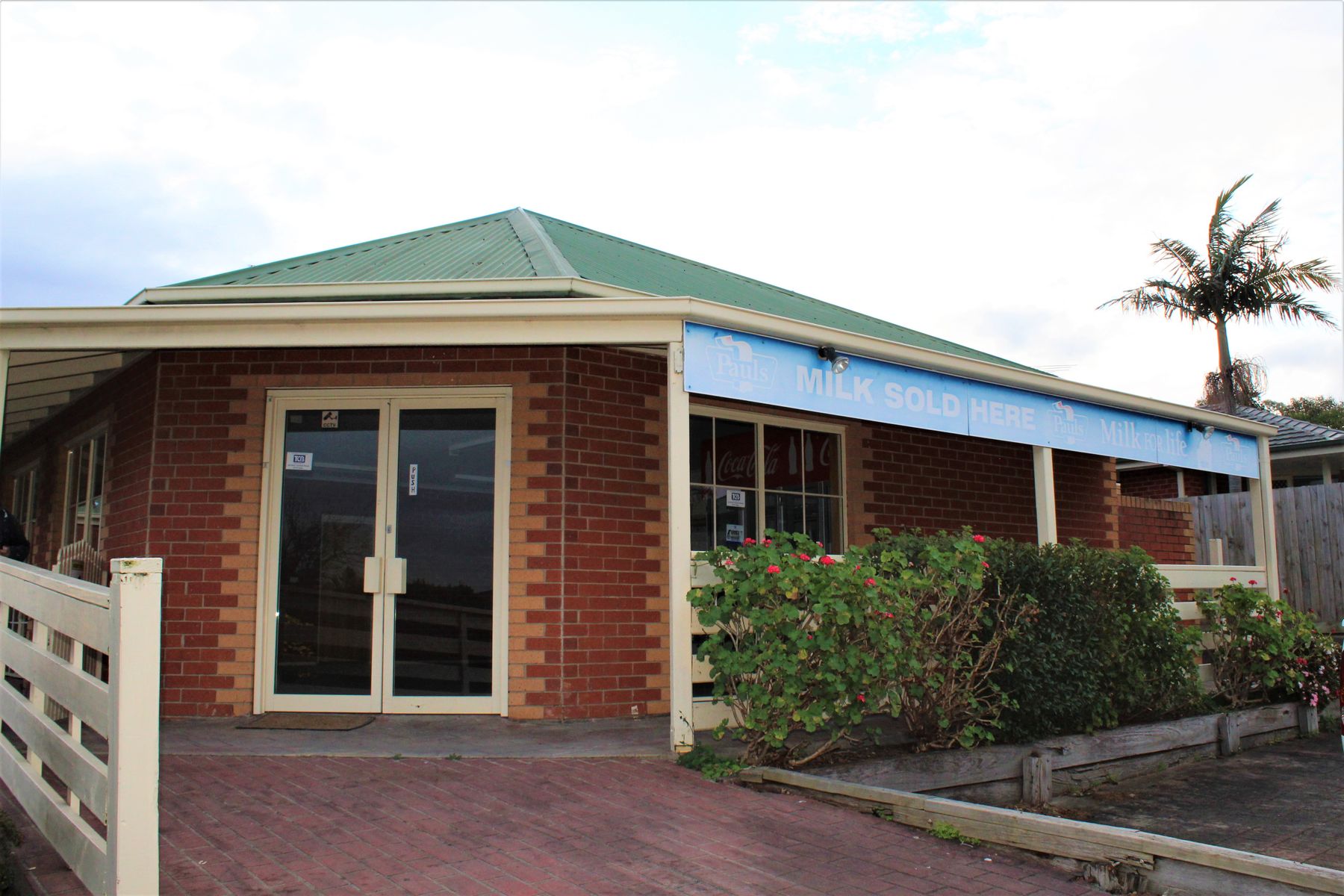 1 Leigh Drive, Pakenham VIC 3810, Pakenham - Thumbnail 3