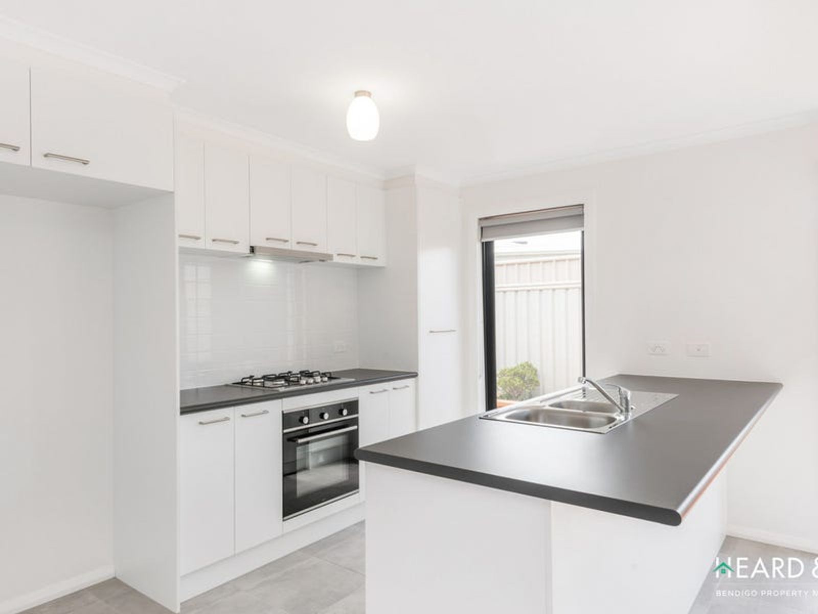 3/7 Julian Court, Epsom VIC 3551, Epsom - Thumbnail 2