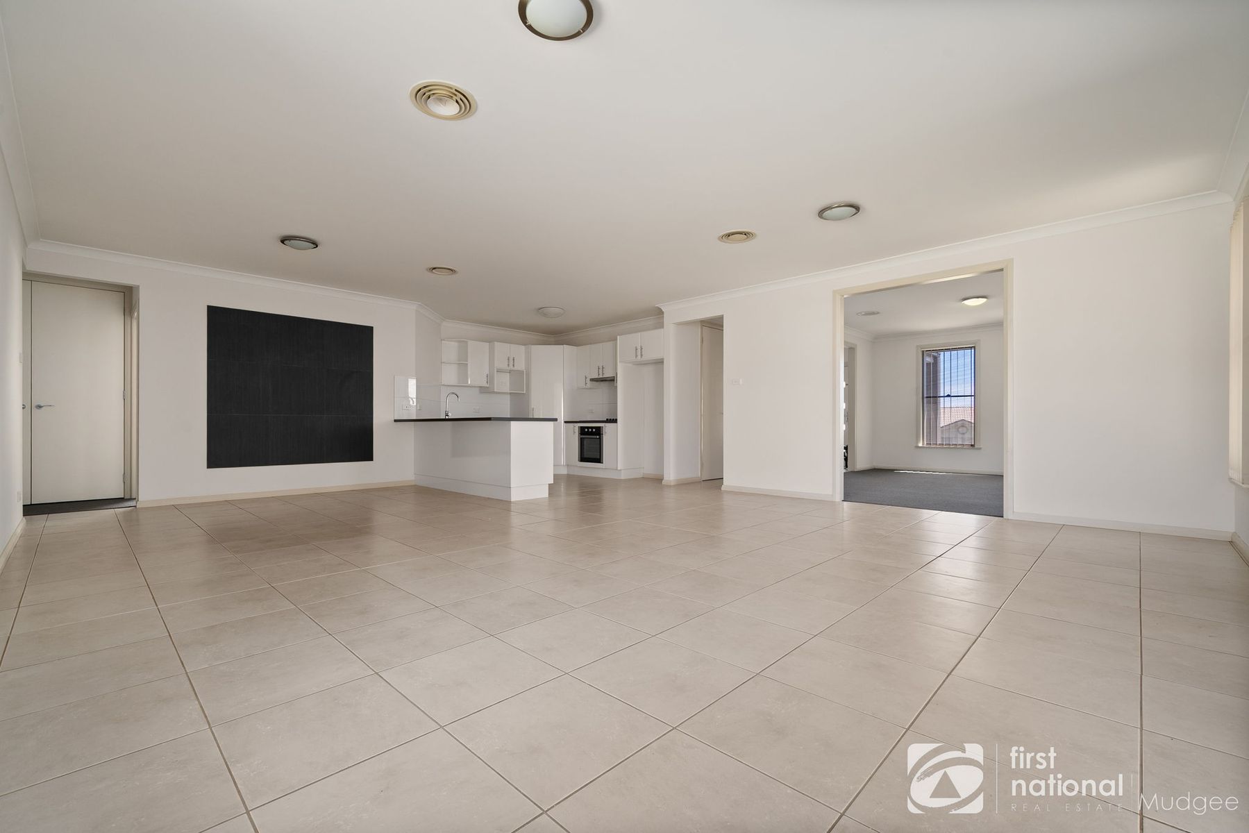 10 Hennessy Place, Mudgee NSW 2850, Mudgee - Thumbnail 2