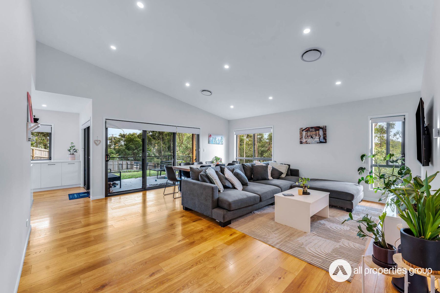337 Tallagandra Road, Holmview QLD 4207, Holmview - Thumbnail 6