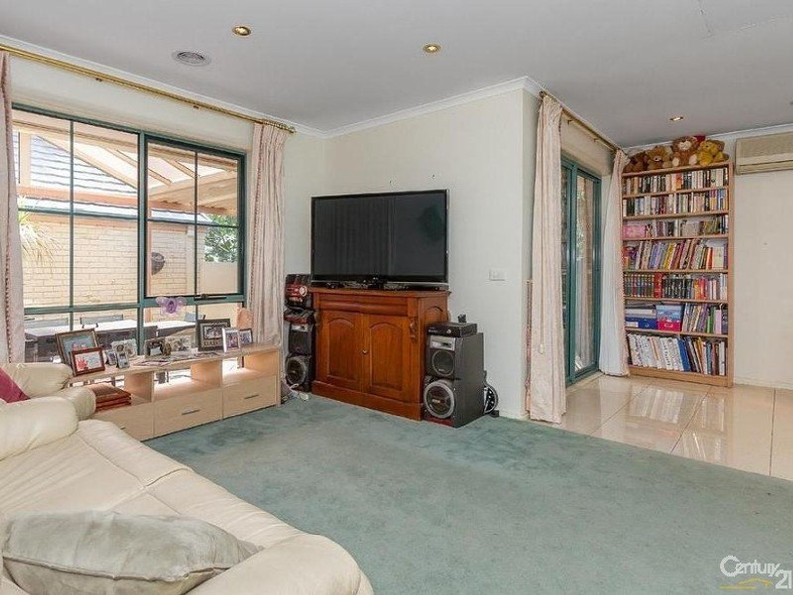 15 Silverwood Way, Glen Waverley, VIC 3150, Glen Waverley - Thumbnail 2