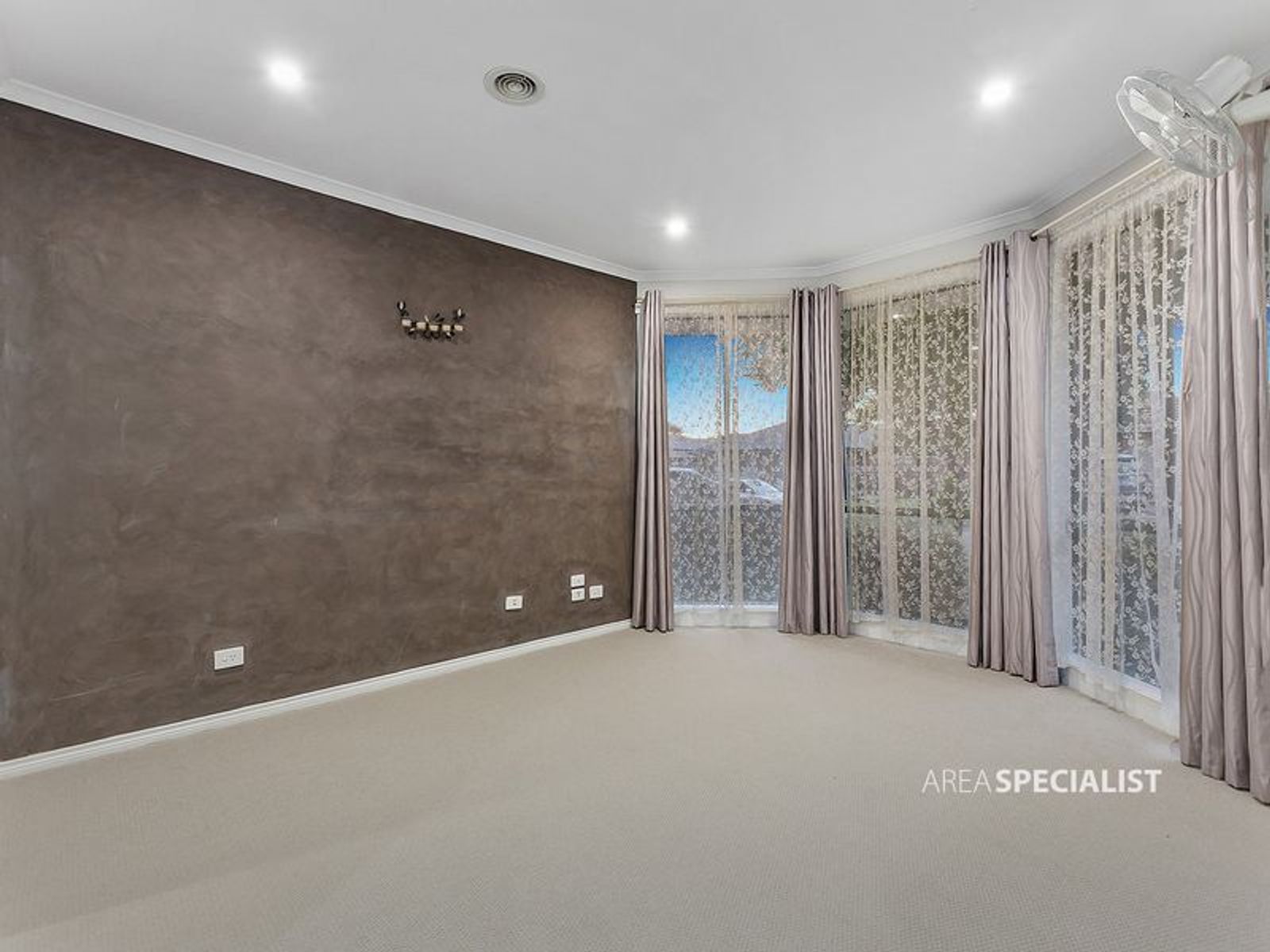 11 Cornwell Crescent, Cranbourne East, VIC 3977, Cranbourne East - Thumbnail 6