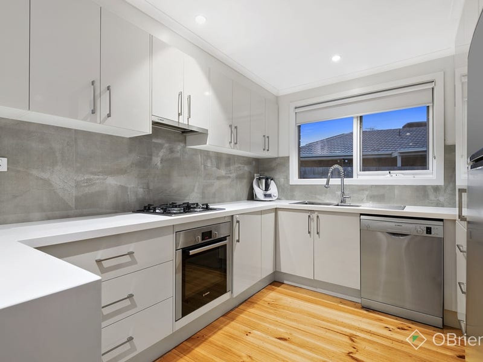 46 Denton Drive, Endeavour Hills, VIC 3802, Endeavour Hills - Thumbnail 2