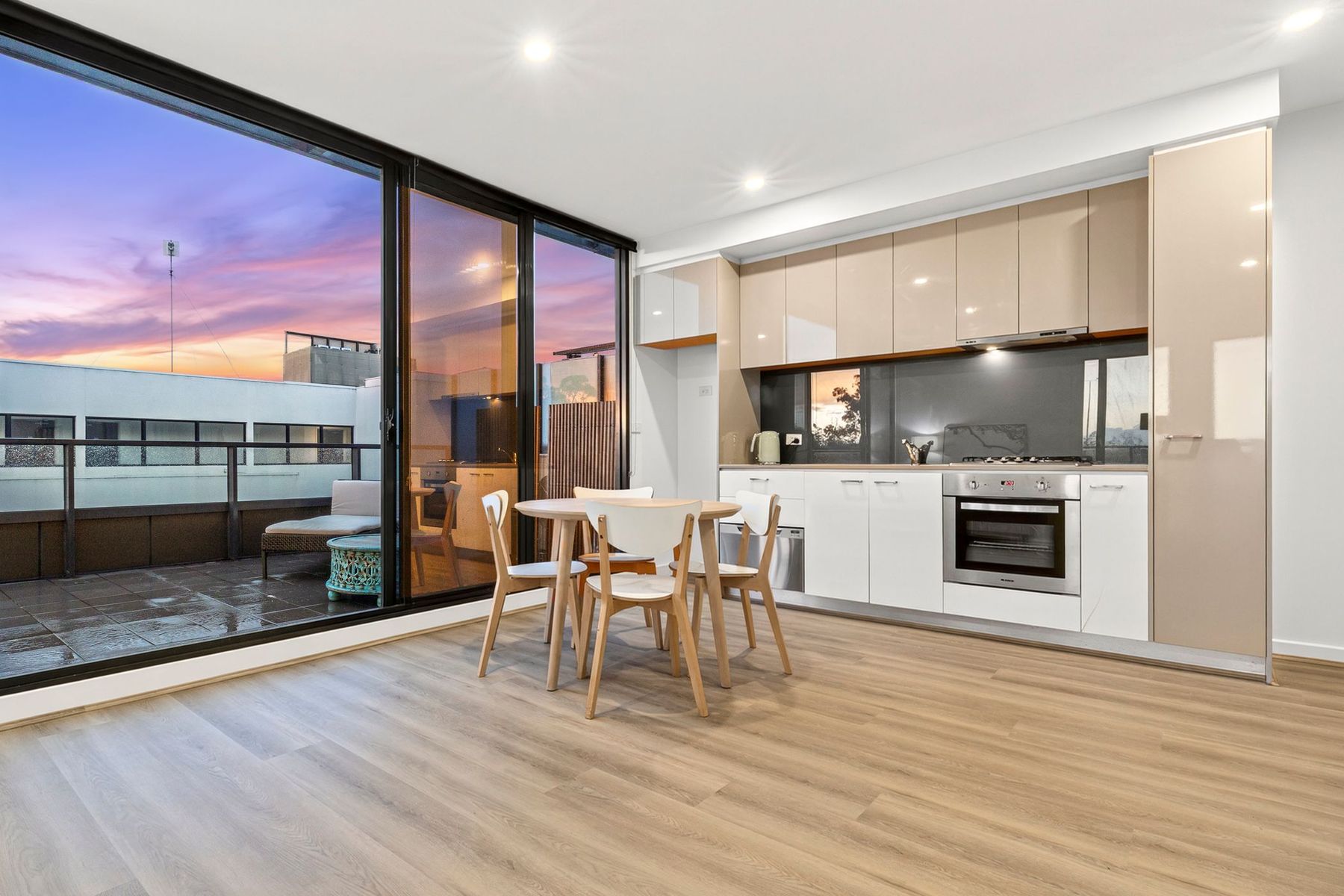 304/951, Malvern East - Thumbnail 5