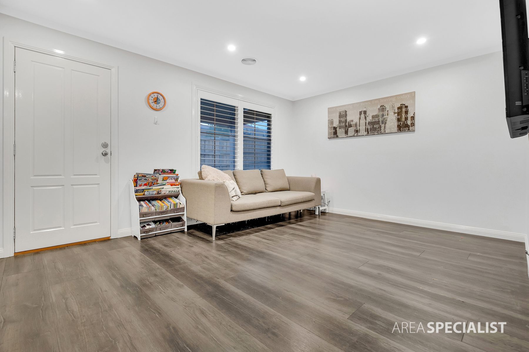 33 Severn Street, Epping VIC 3076, Epping - Thumbnail 4