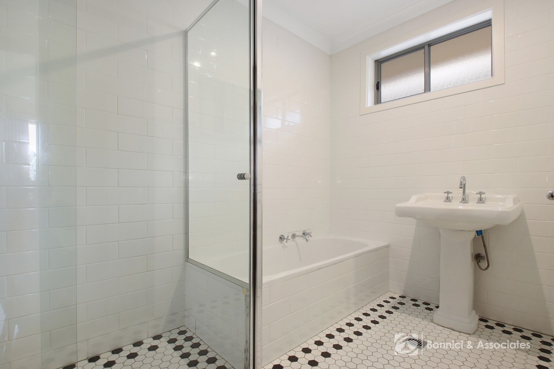 484 McKenzie Street, Lavington NSW 2641, Lavington - Thumbnail 8