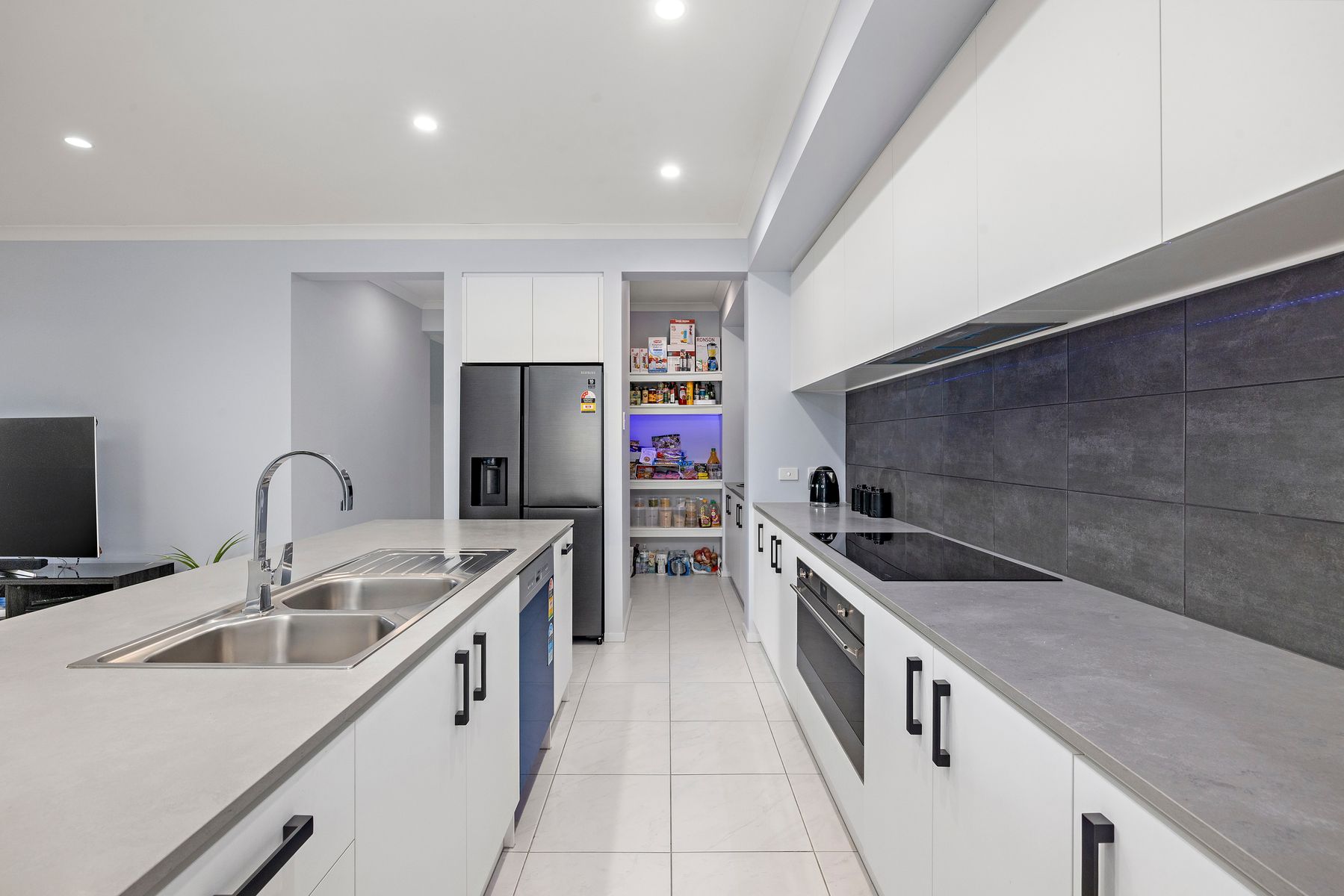 65 Mountain Ash Way, Redland Bay, QLD 4165, Redland Bay - Thumbnail 6