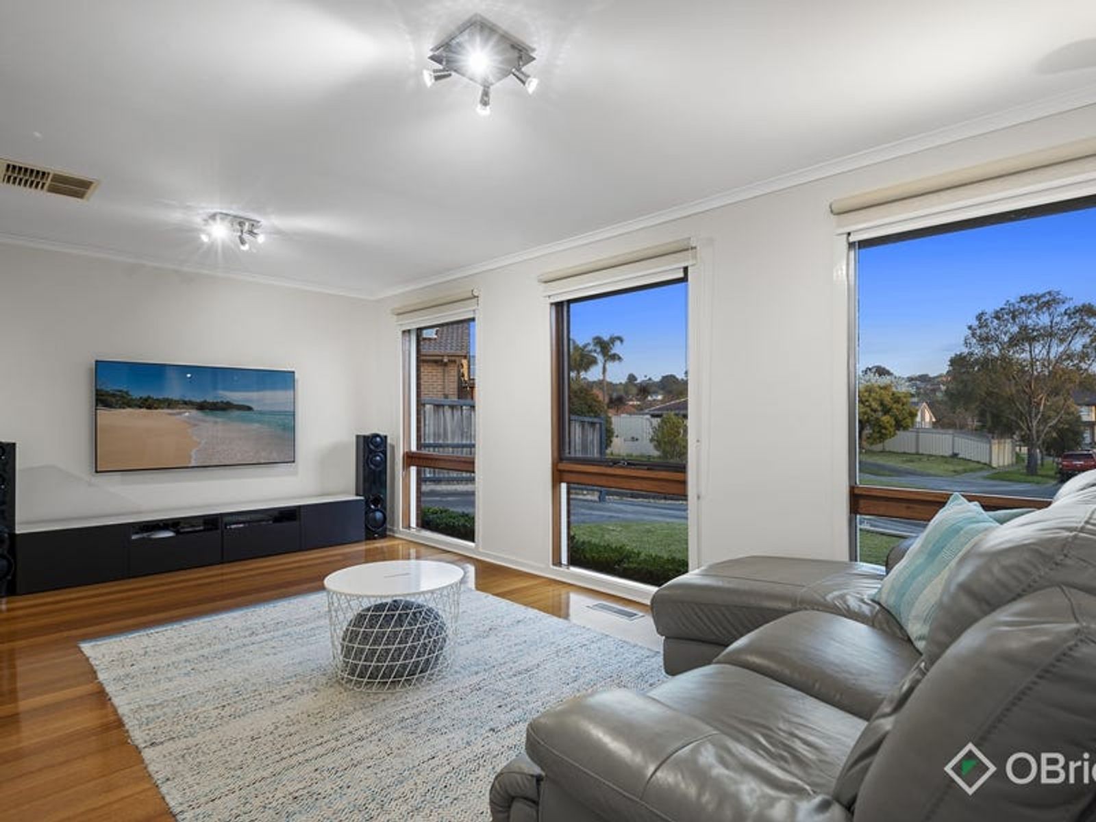4 Robinvale Court, Endeavour Hills, VIC 3802, Endeavour Hills - Thumbnail 2