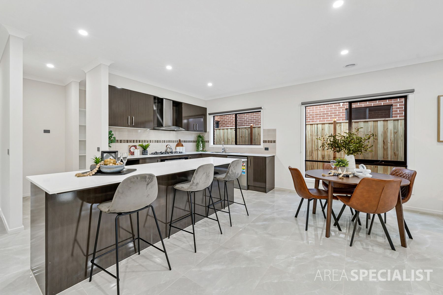 33 Jaylie Street, Clyde North, VIC 3978, Clyde North - Thumbnail 6