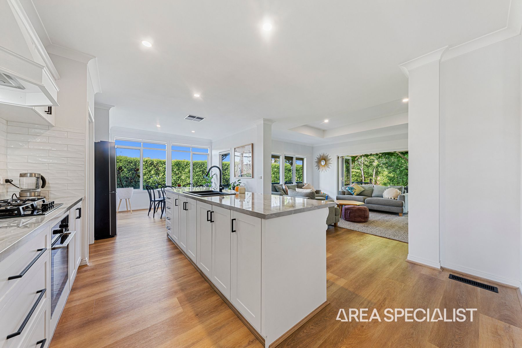 1 Riddell Grove, Pakenham, VIC 3810, Pakenham - Thumbnail 3