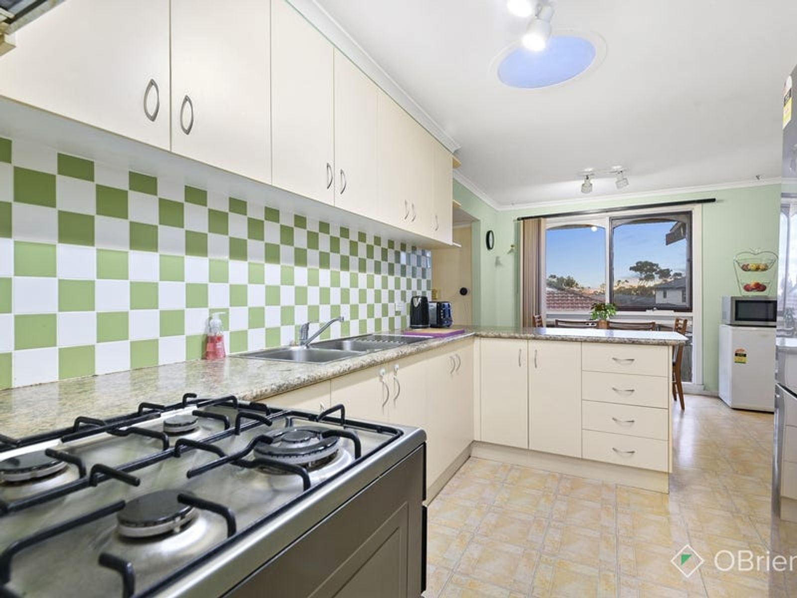 40 Aldridge Street, Endeavour Hills, VIC 3802, Endeavour Hills - Thumbnail 3