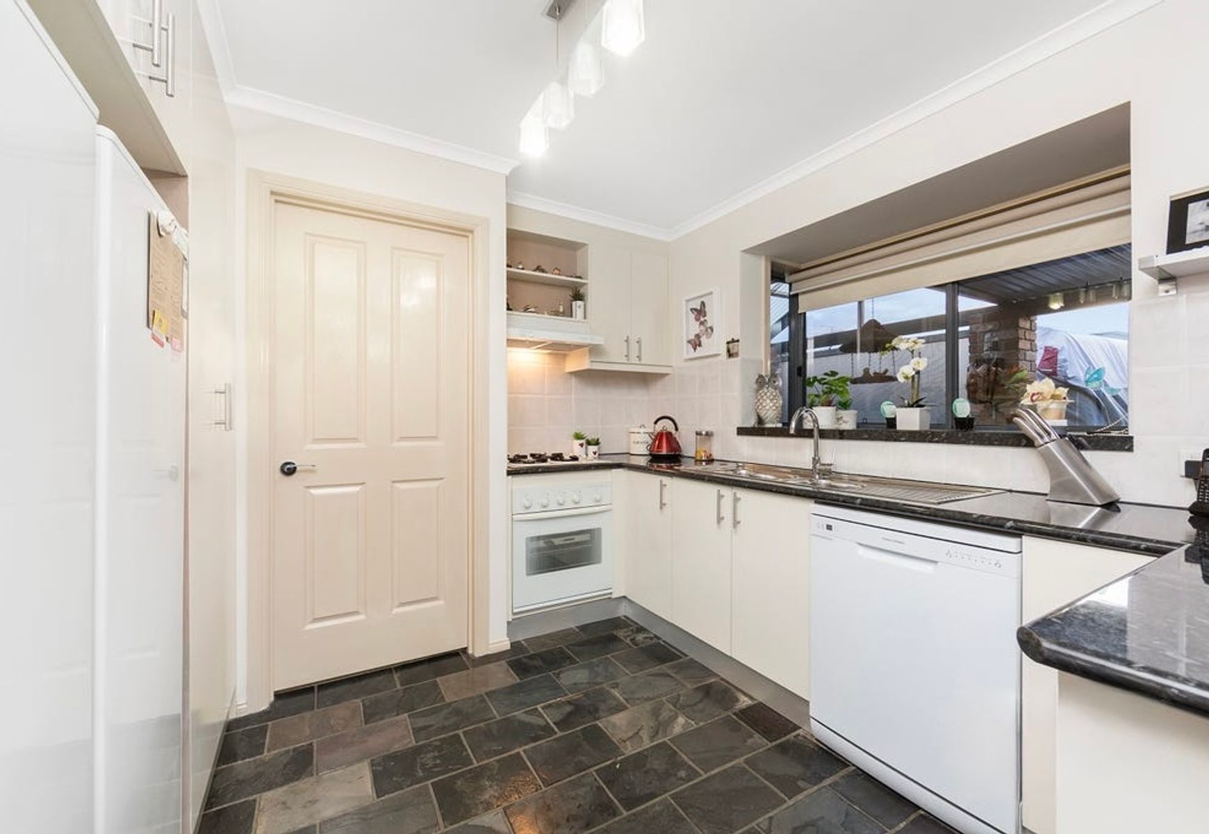 12 Cameron Way, Pakenham, Pakenham - Thumbnail 5
