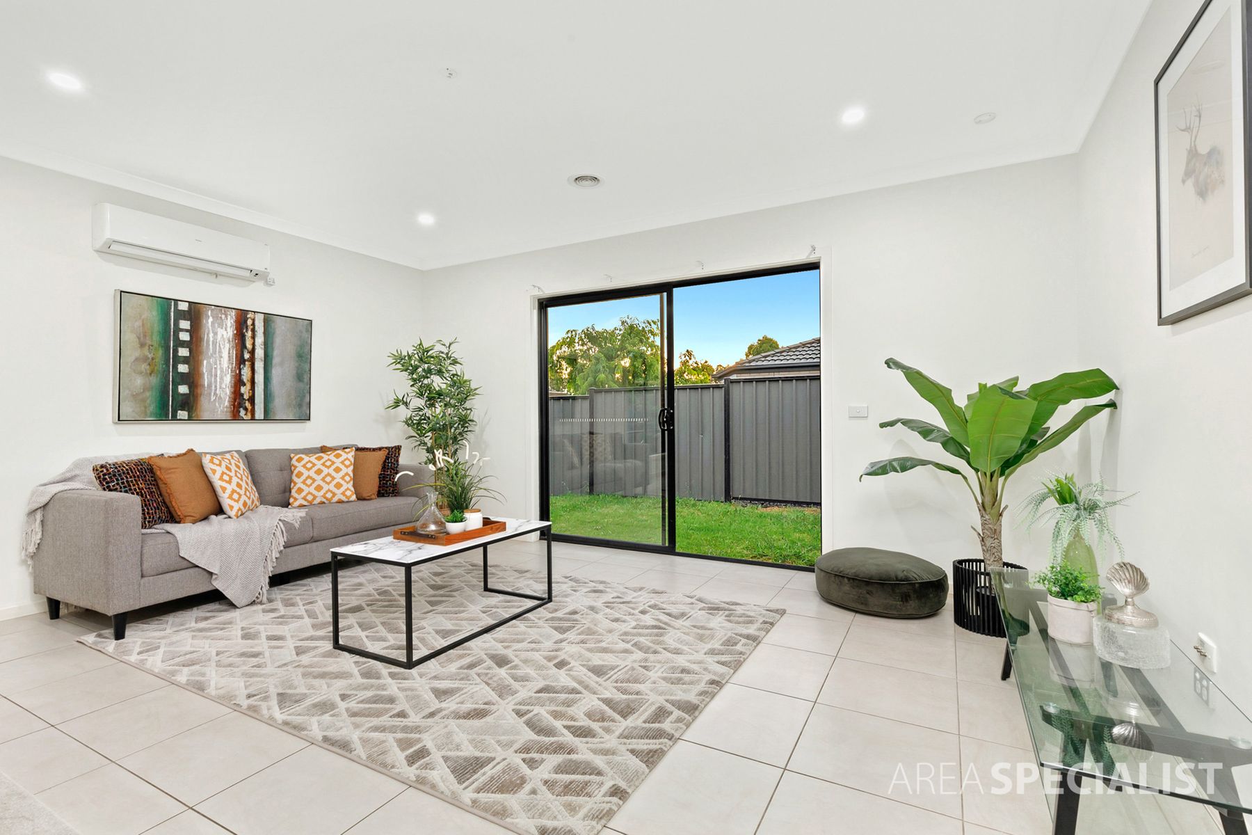 26 Lusitano Way, Clyde North, VIC 3978, Clyde North - Thumbnail 2