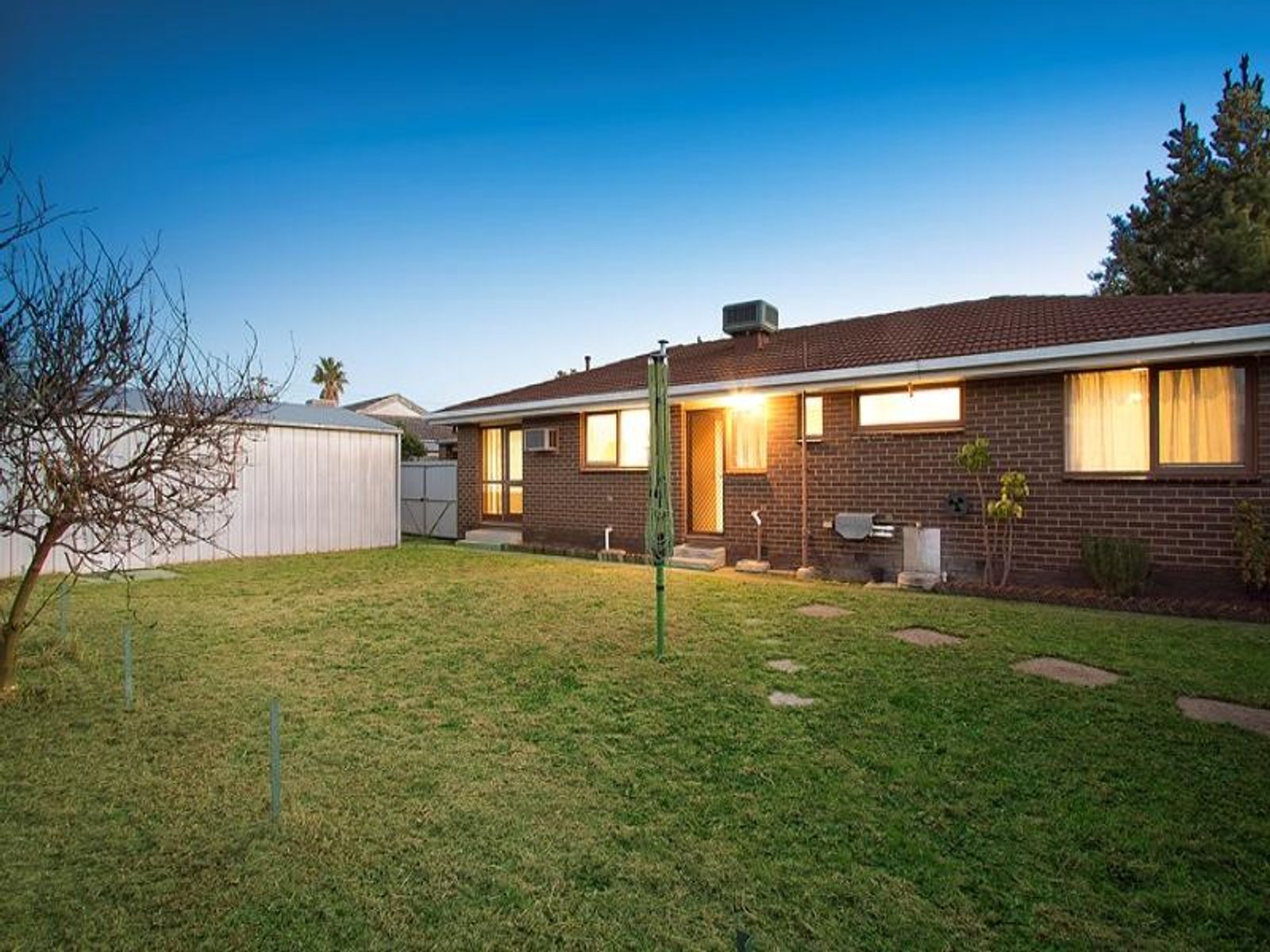 37 Kingsclere Avenue, Keysborough, VIC 3173, Keysborough - Thumbnail 2