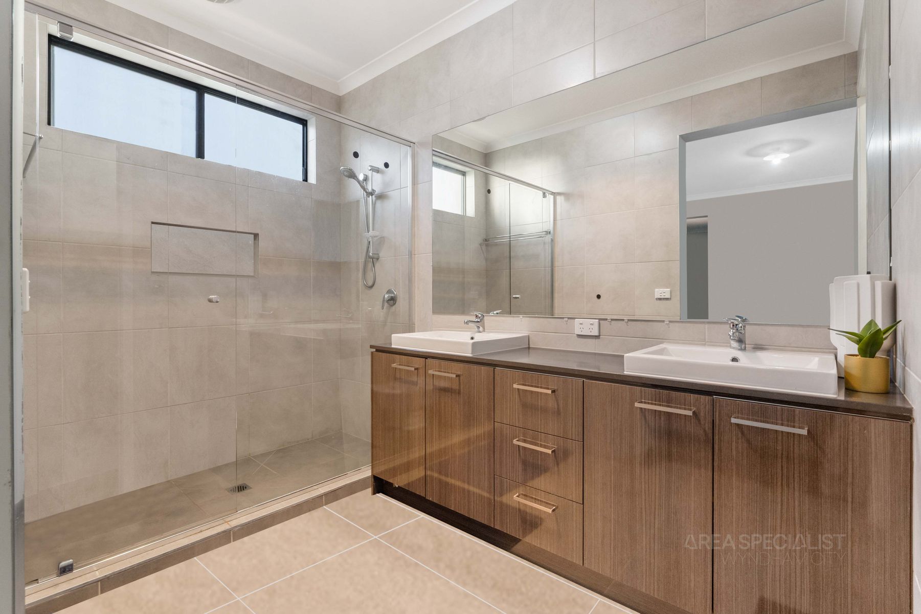 8 Atherton Way, Werribee, VIC 3030, Werribee - Thumbnail 8