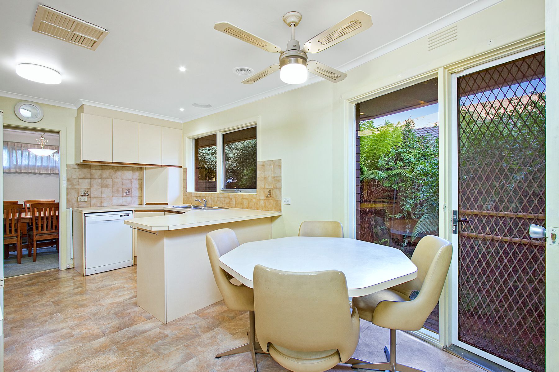 22 Glen Park Road, Bayswater North - Thumbnail 6