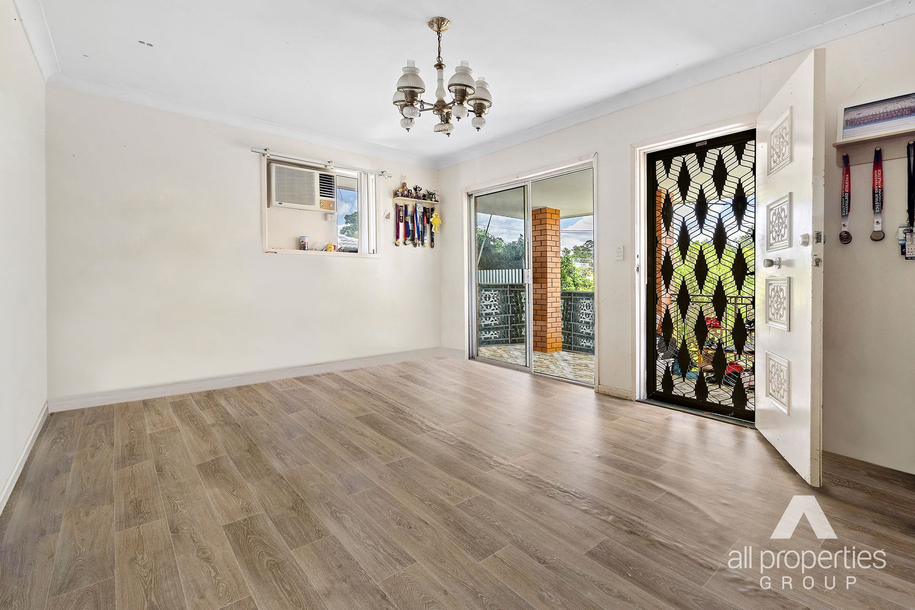 44 Elizabeth Crescent, Goodna QLD 4300, Goodna - Thumbnail 3