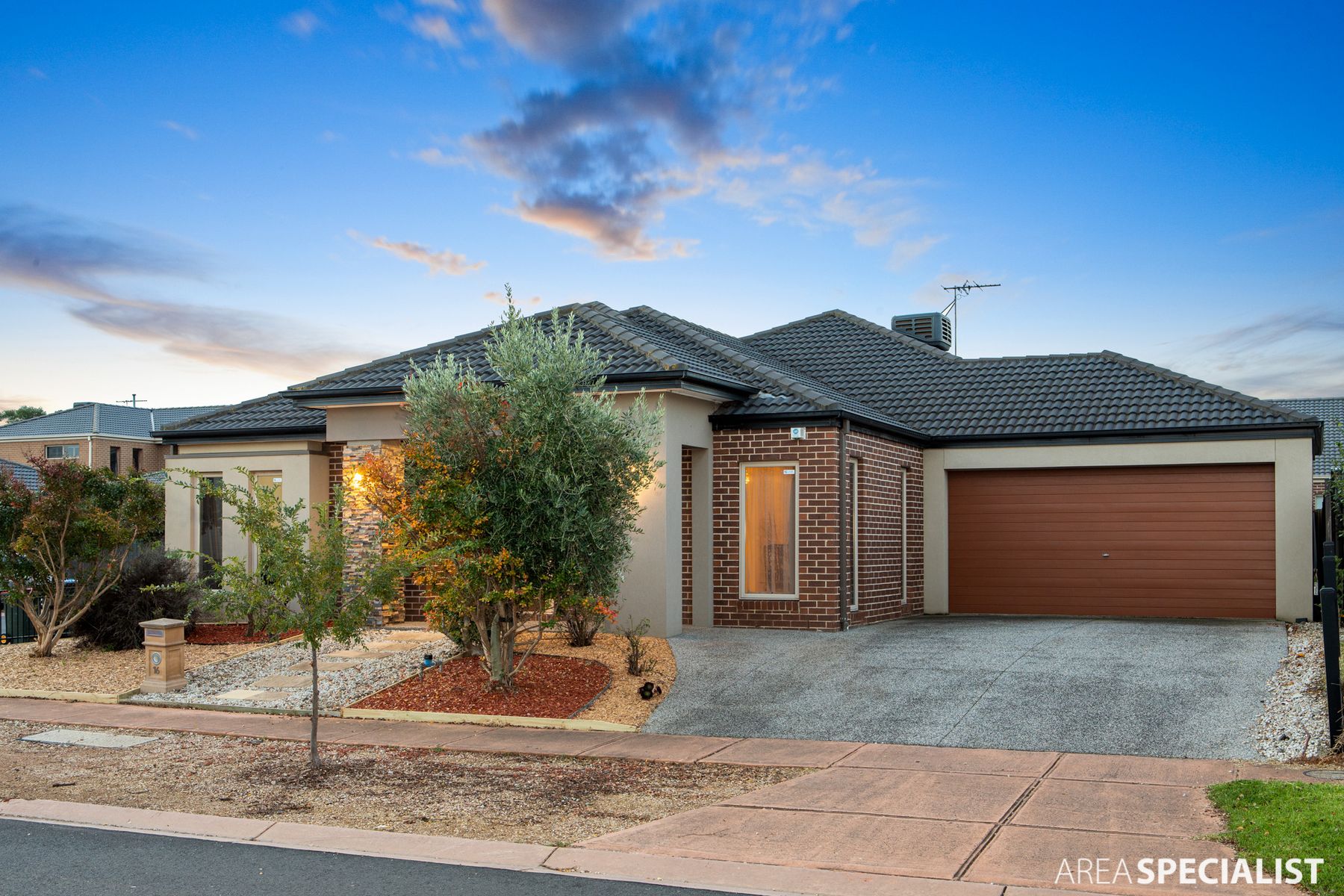 16 Fairbridge Road, Point Cook, VIC 3030, Point Cook - Thumbnail 3