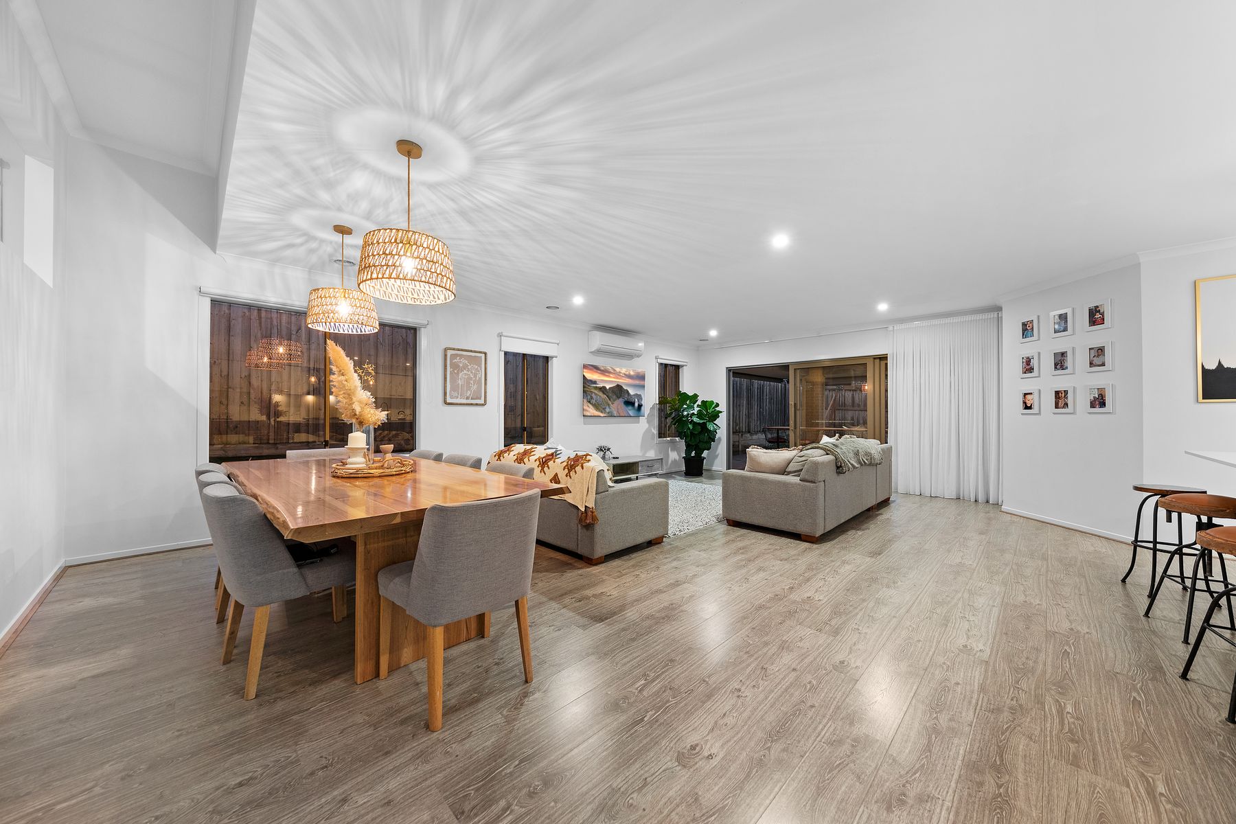 14 Grattan Way, Pakenham, VIC 3810, Pakenham - Thumbnail 6