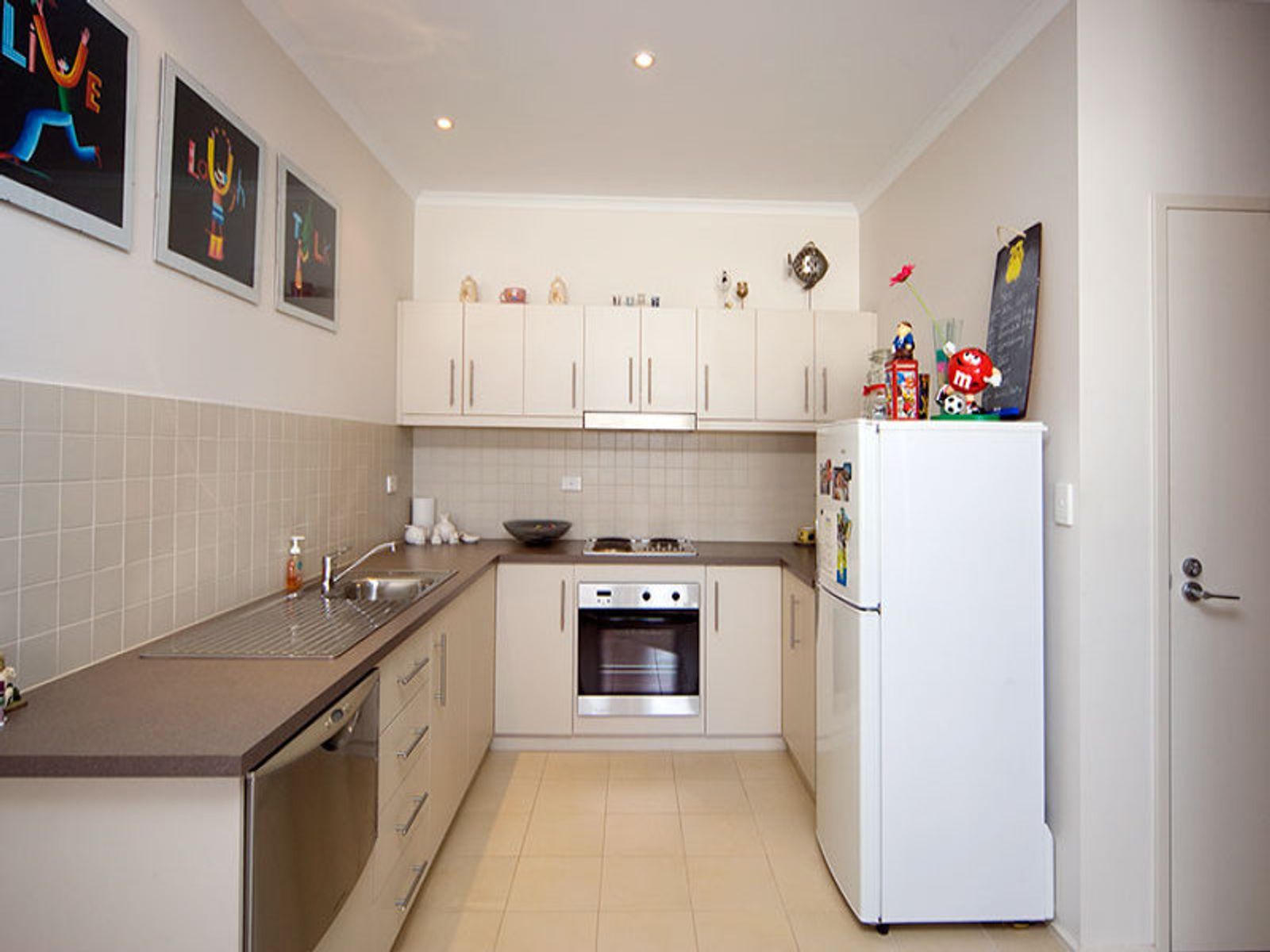 12/14, Mawson Lakes - Thumbnail 7