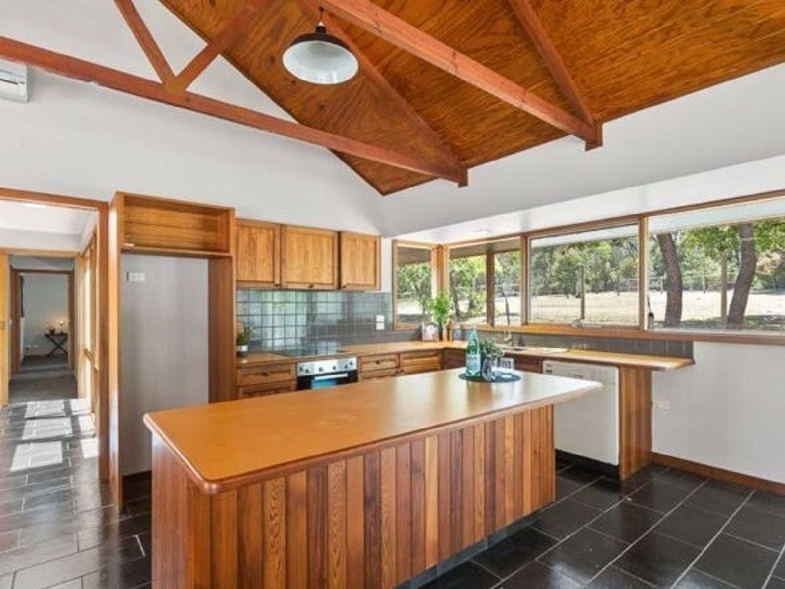 35 Hastings Road, Greendale VIC 3341, Greendale - Thumbnail 3