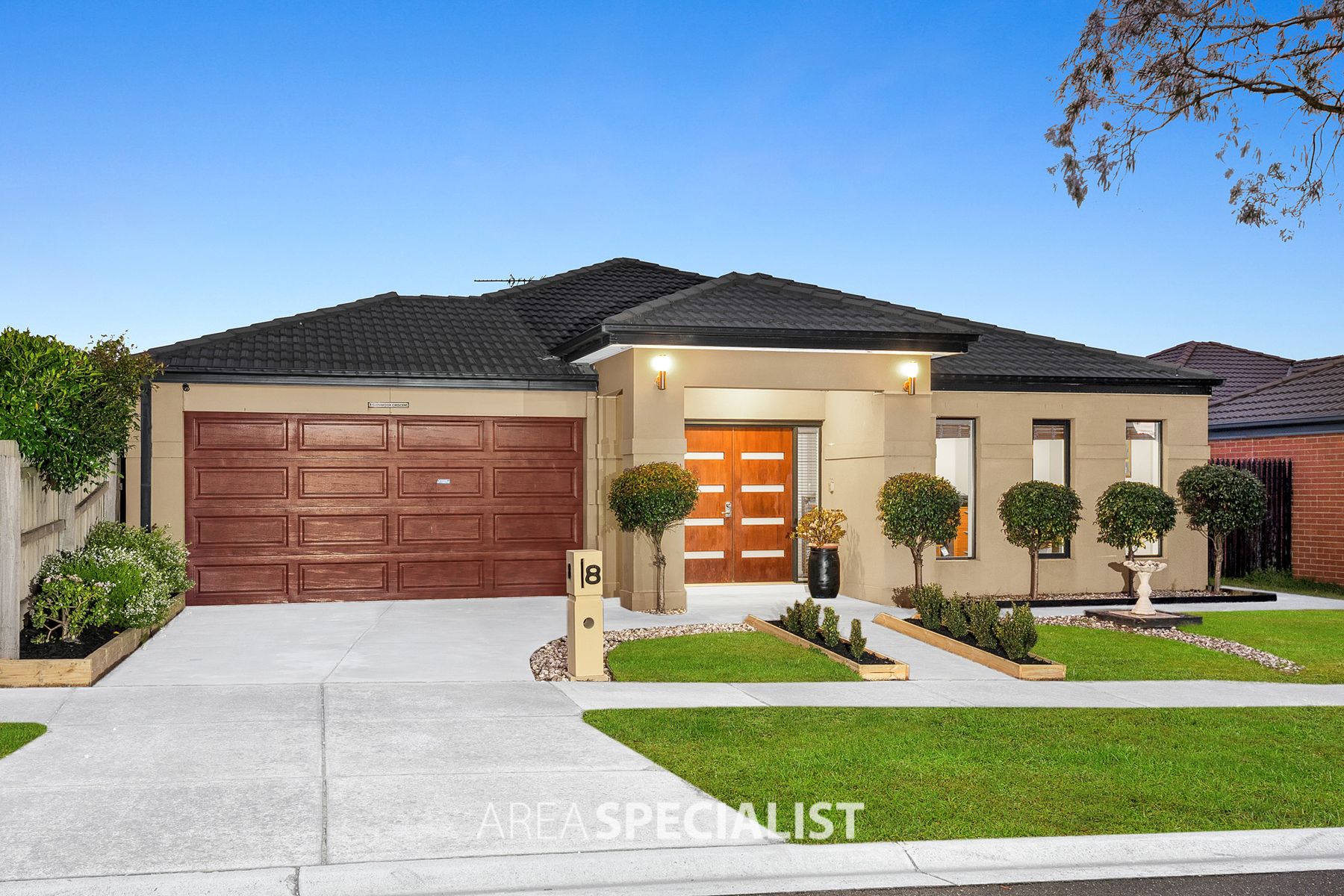 8 Glenbrook Crescent, Lynbrook, VIC 3975, Lynbrook - Thumbnail 2