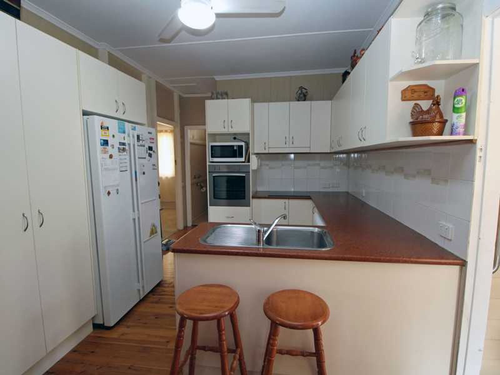 2 Mogridge Street, Warwick - Thumbnail 6