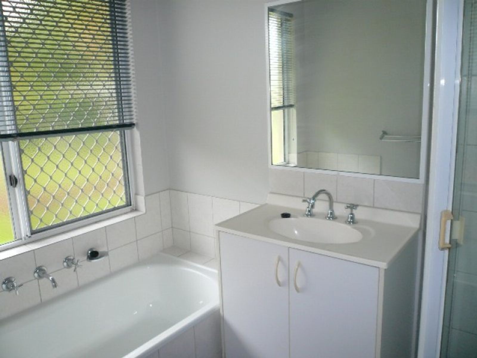 Contact Agent, Gunn NT 0832, Gunn - Thumbnail 4