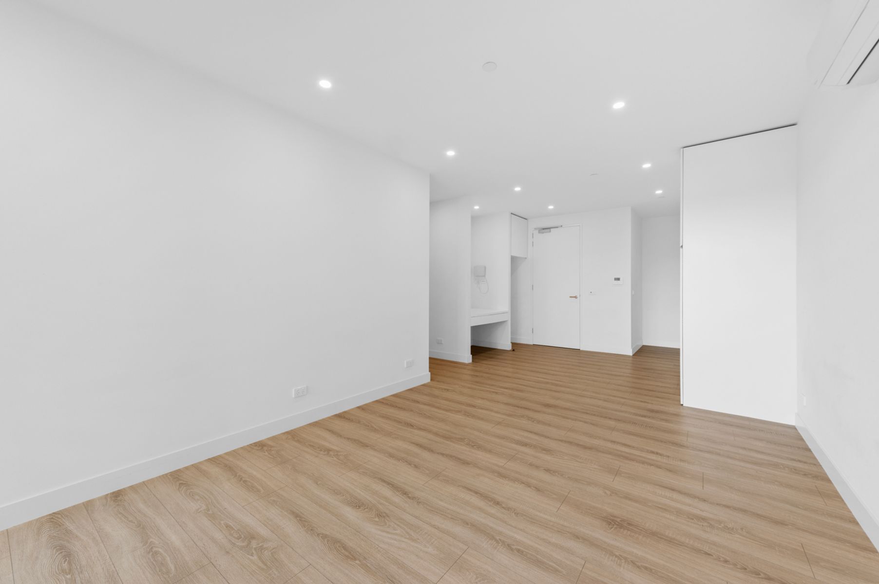 211/2 Elland Avenue, Box Hill, VIC 3128, Box Hill - Thumbnail 6