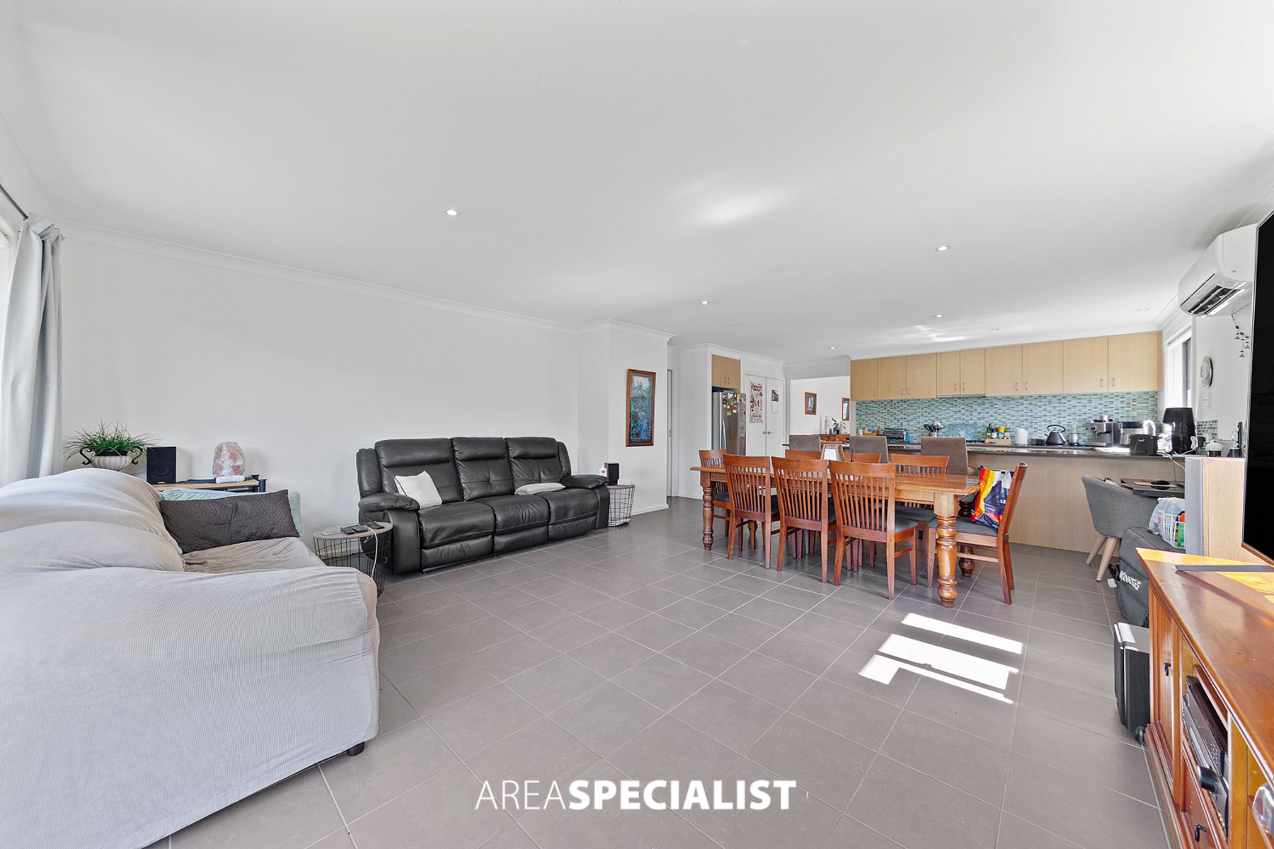 8 Orchard Valley Avenue, Pakenham, VIC 3810, Pakenham - Thumbnail 4