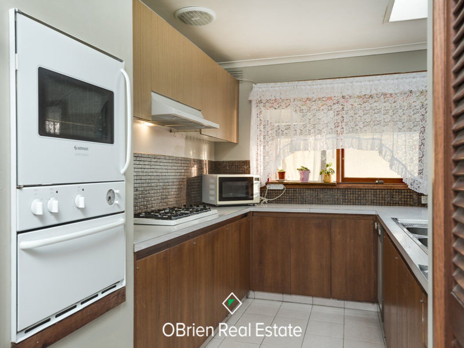 6 James Cook Drive, Endeavour Hills, VIC 3802, Endeavour Hills - Thumbnail 4