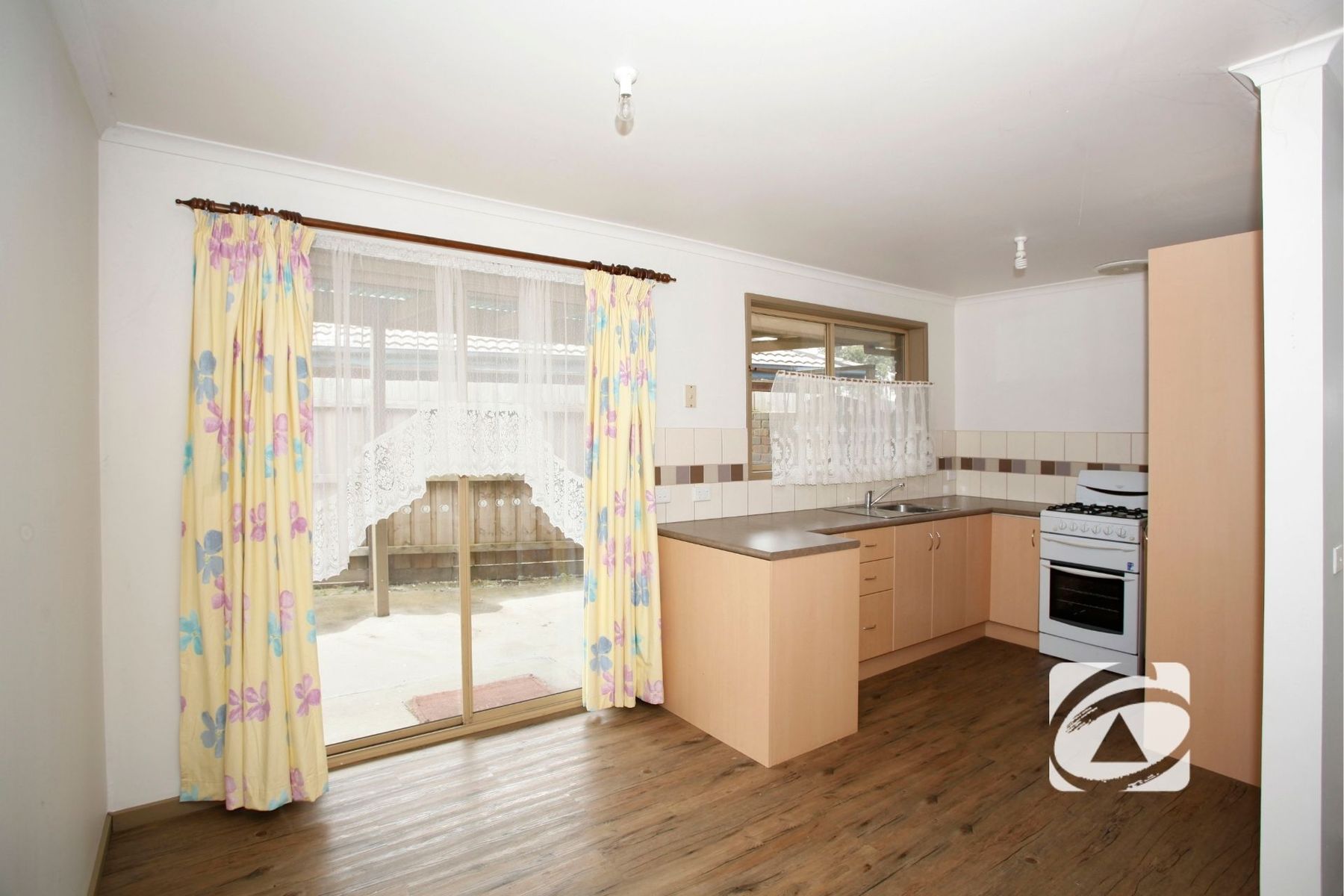 44 Cameron Way, Pakenham VIC 3810, Pakenham - Thumbnail 2
