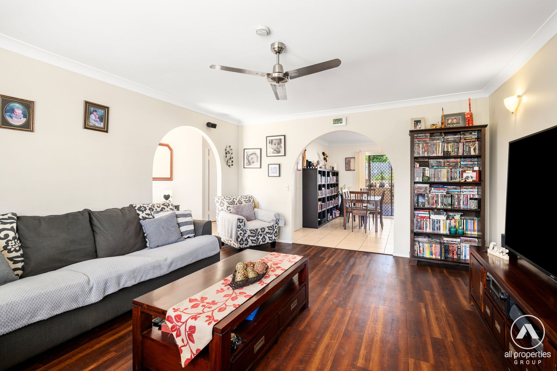 8 Weldon Court, Hillcrest QLD 4118, Hillcrest - Thumbnail 2
