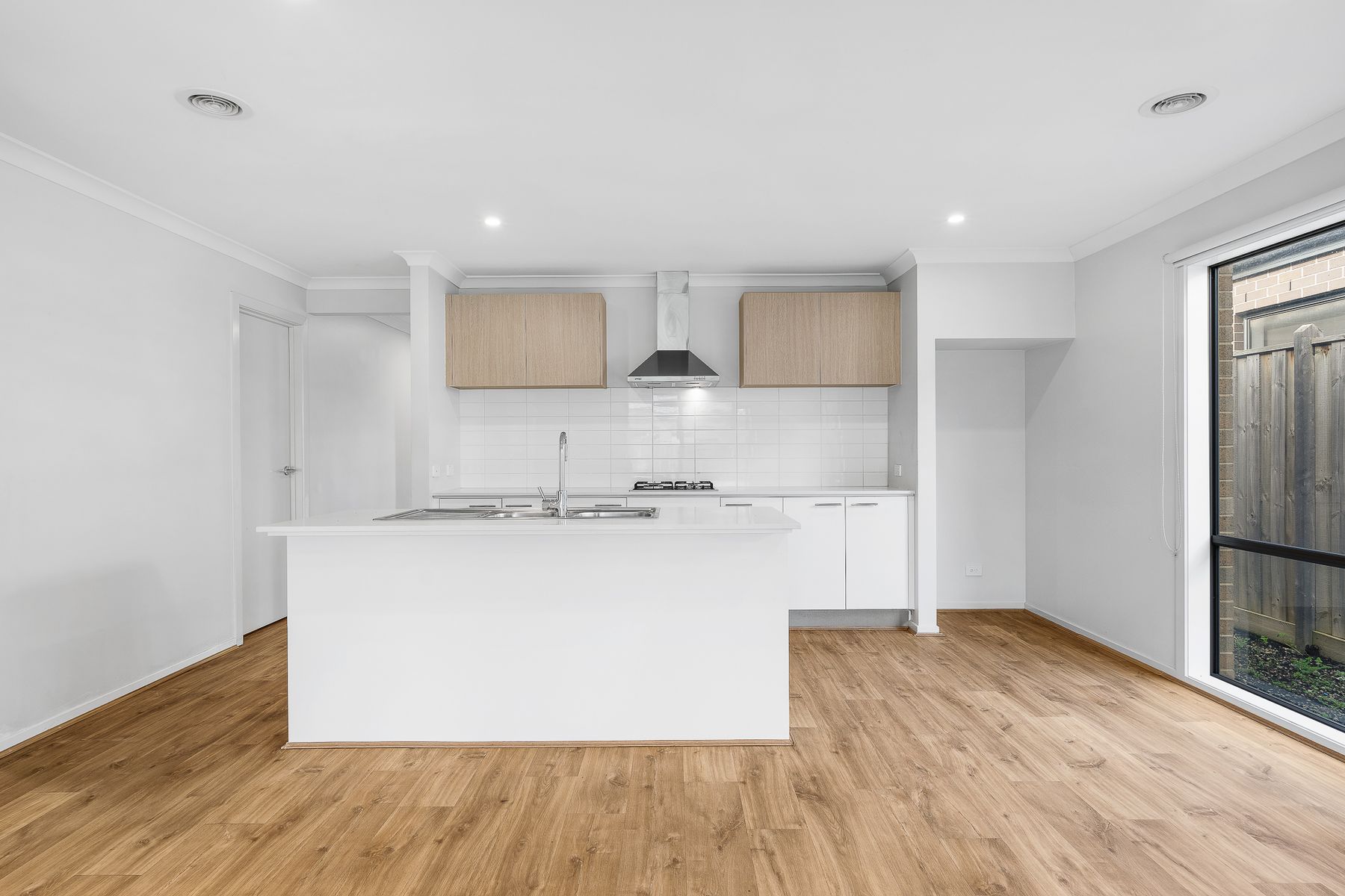 7 Hartland Drive, Cranbourne North, VIC 3977, Cranbourne North - Thumbnail 3