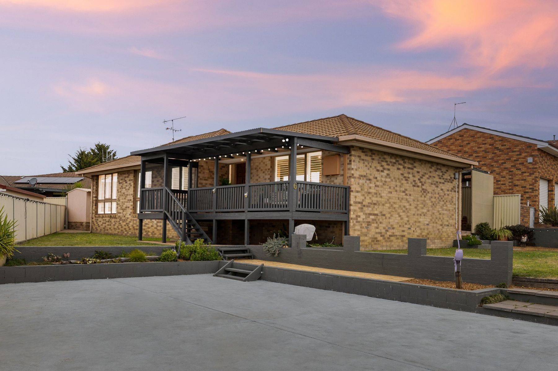 6 Lillipilli Street, Queanbeyan - Thumbnail 2