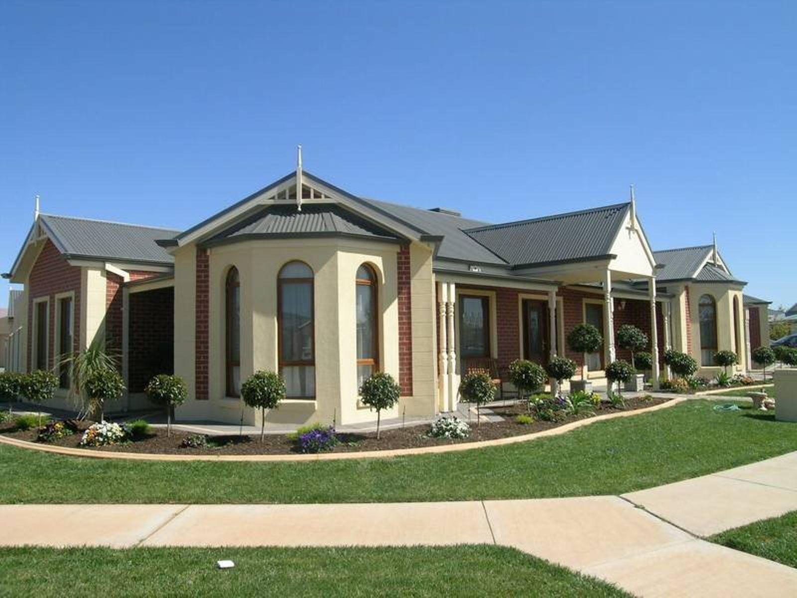 13 Edmund Barton Court