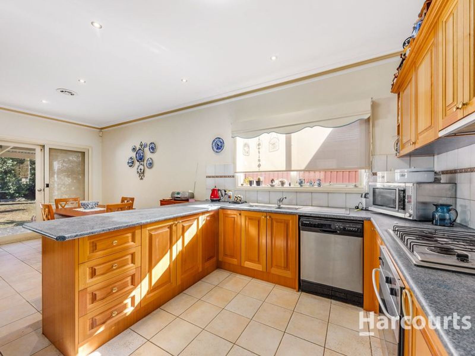 30 Windsor Gardens, Caroline Springs, VIC 3023, Caroline Springs - Thumbnail 3