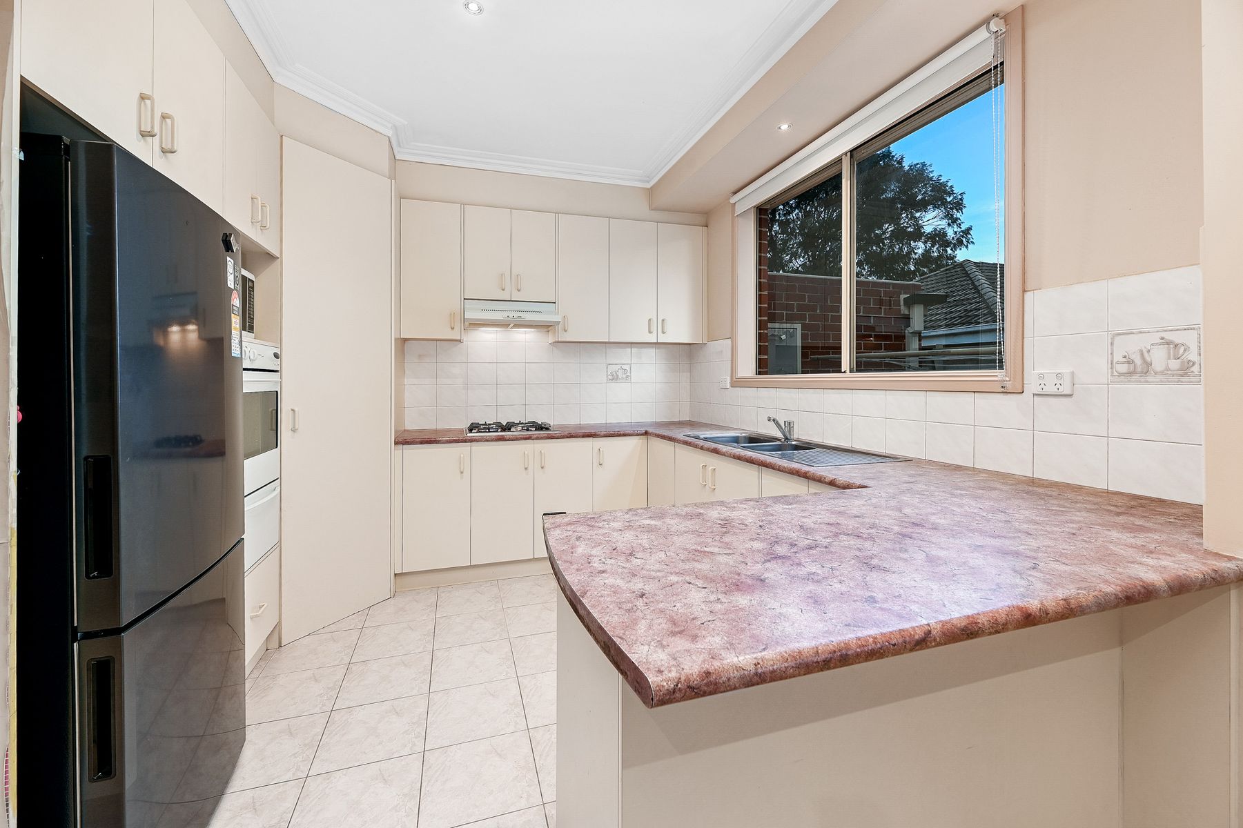 3 21 Wedge St, Dandenong Web 3