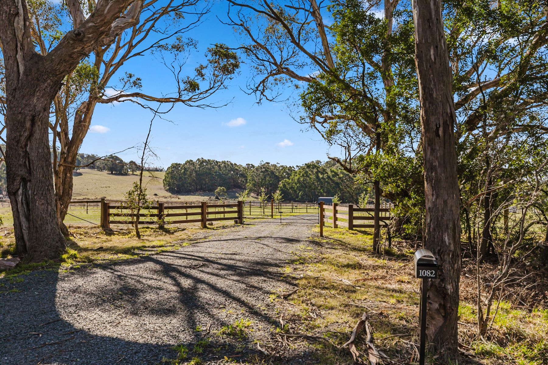001 Open2view ID947178 1082 Old Melbourne Road