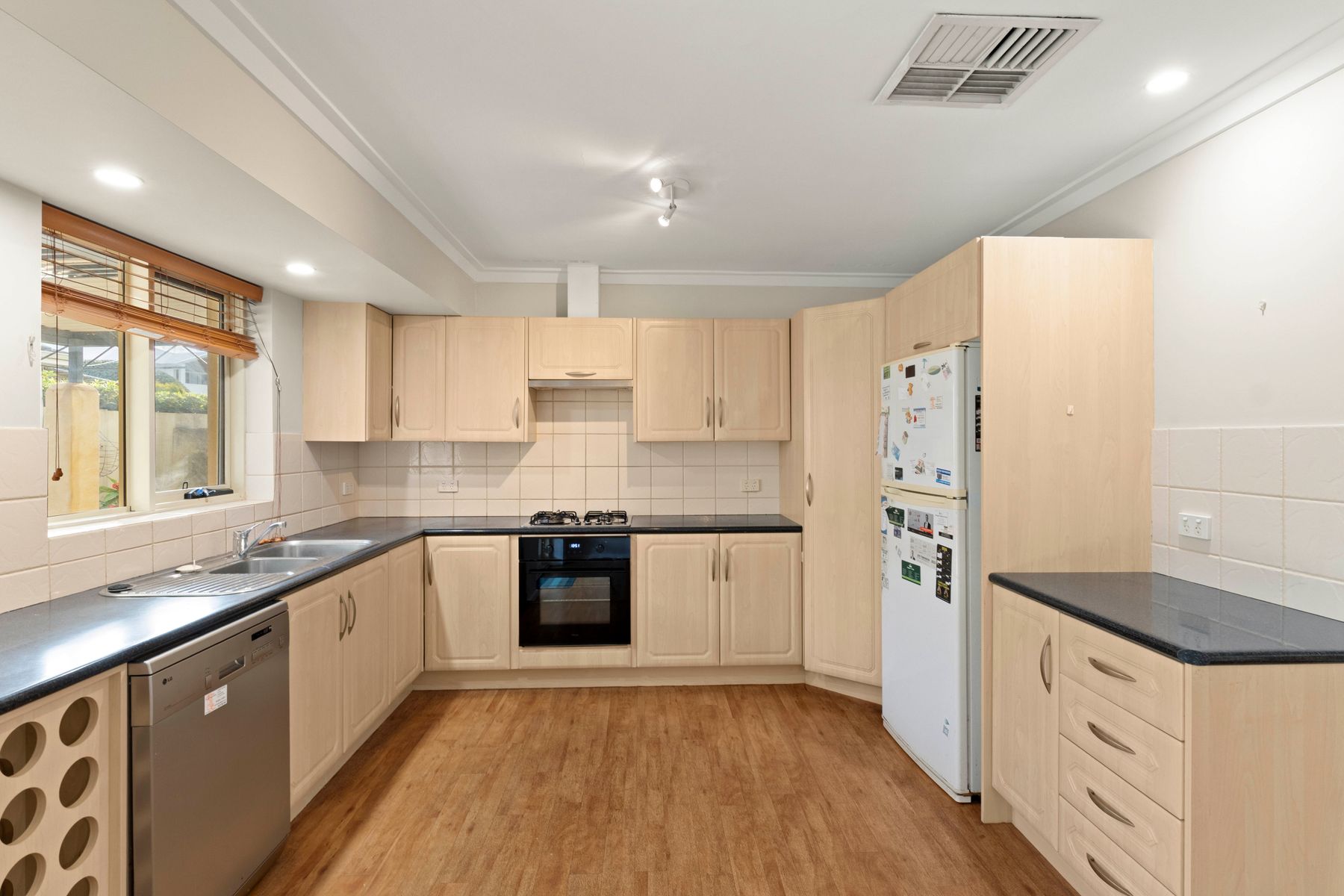 16 Barnsbury Road, Warwick, Warwick - Thumbnail 6