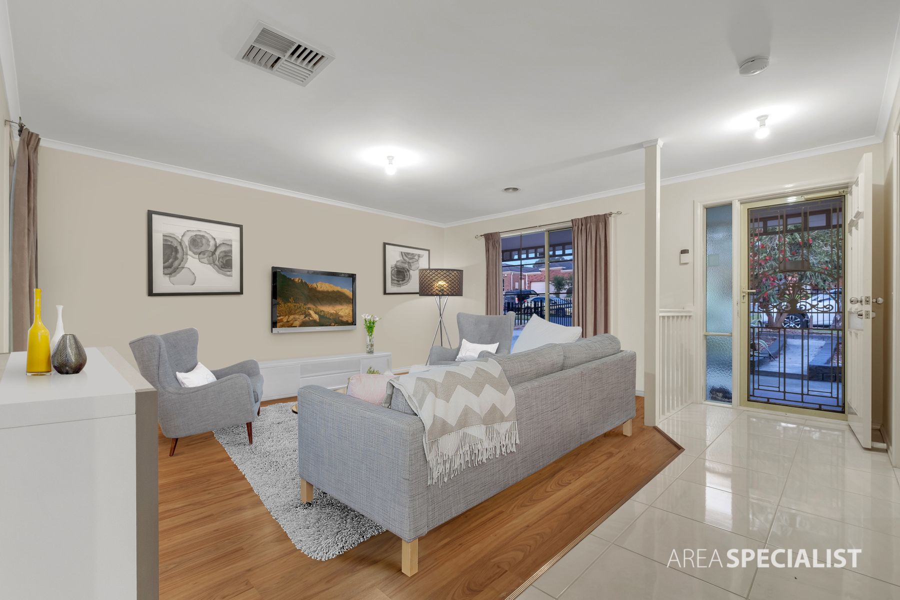 17 Oakland Drive, Hampton Park, VIC 3976, Hampton Park - Thumbnail 3