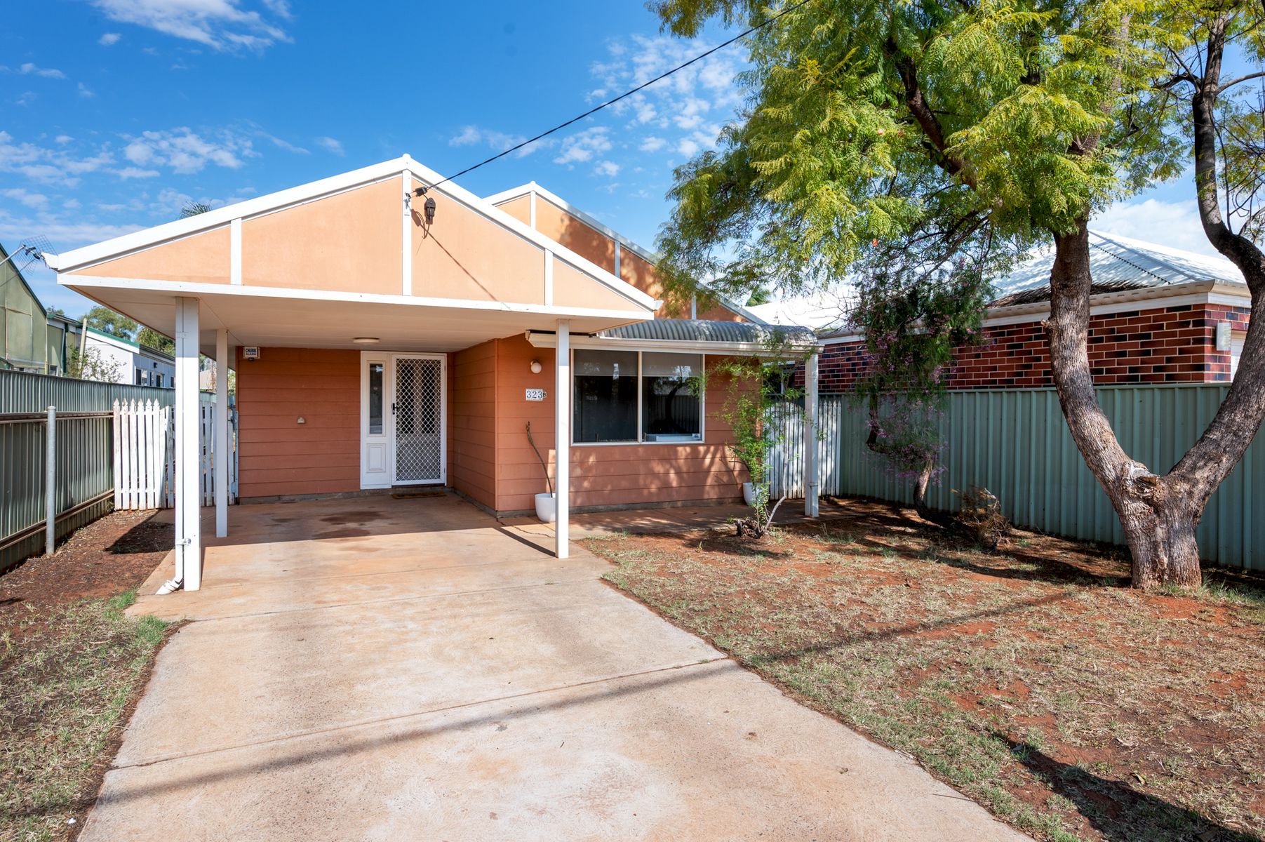 323 Collins Street, West Lamington - Image 1