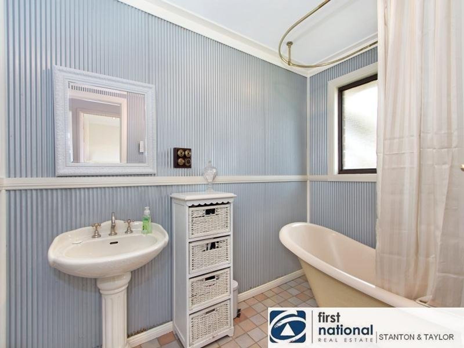 6 Marsh Road, Silverdale - Thumbnail 2