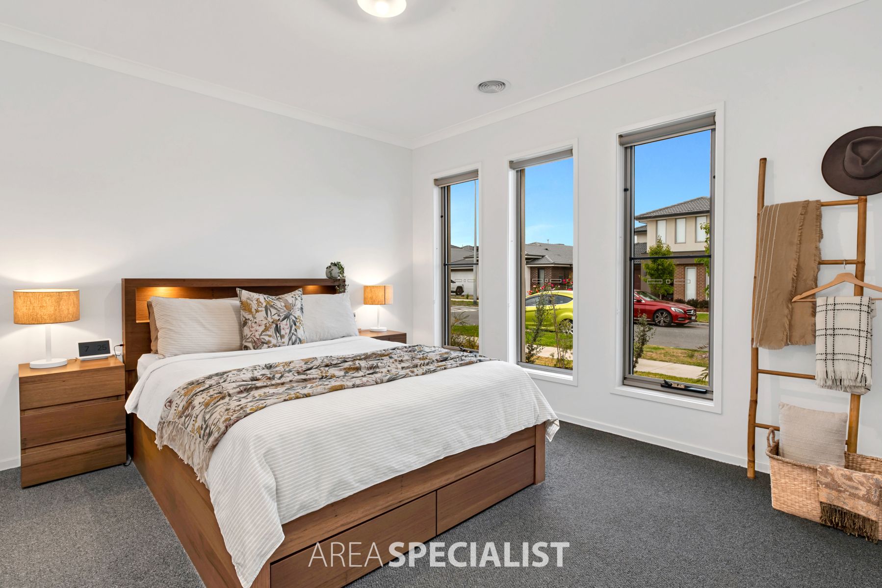 9 Whispering Way, Clyde North, VIC 3978, Clyde North - Thumbnail 4