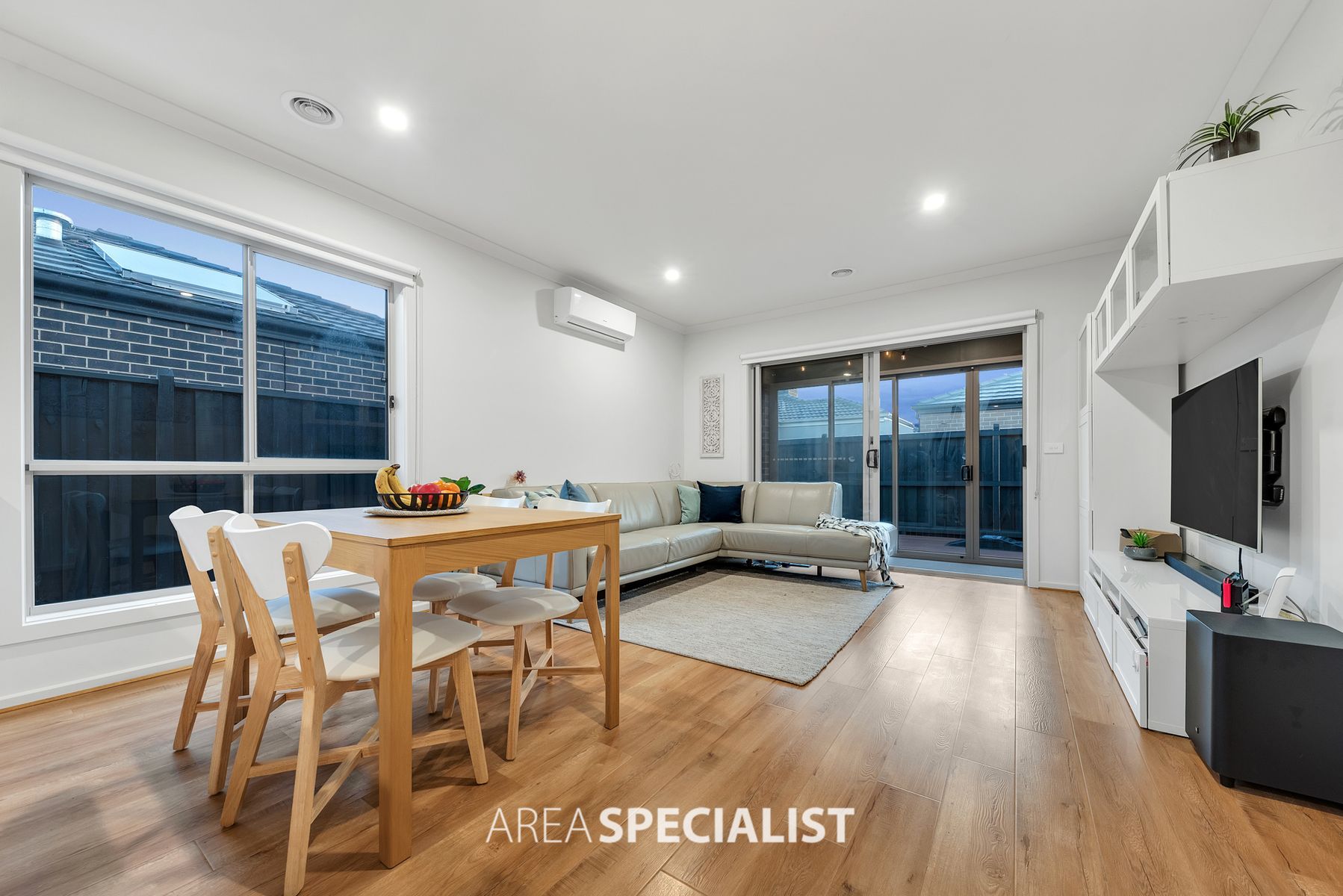 34 Diplomat Crescent, Cranbourne South, VIC 3977, Cranbourne South - Thumbnail 4