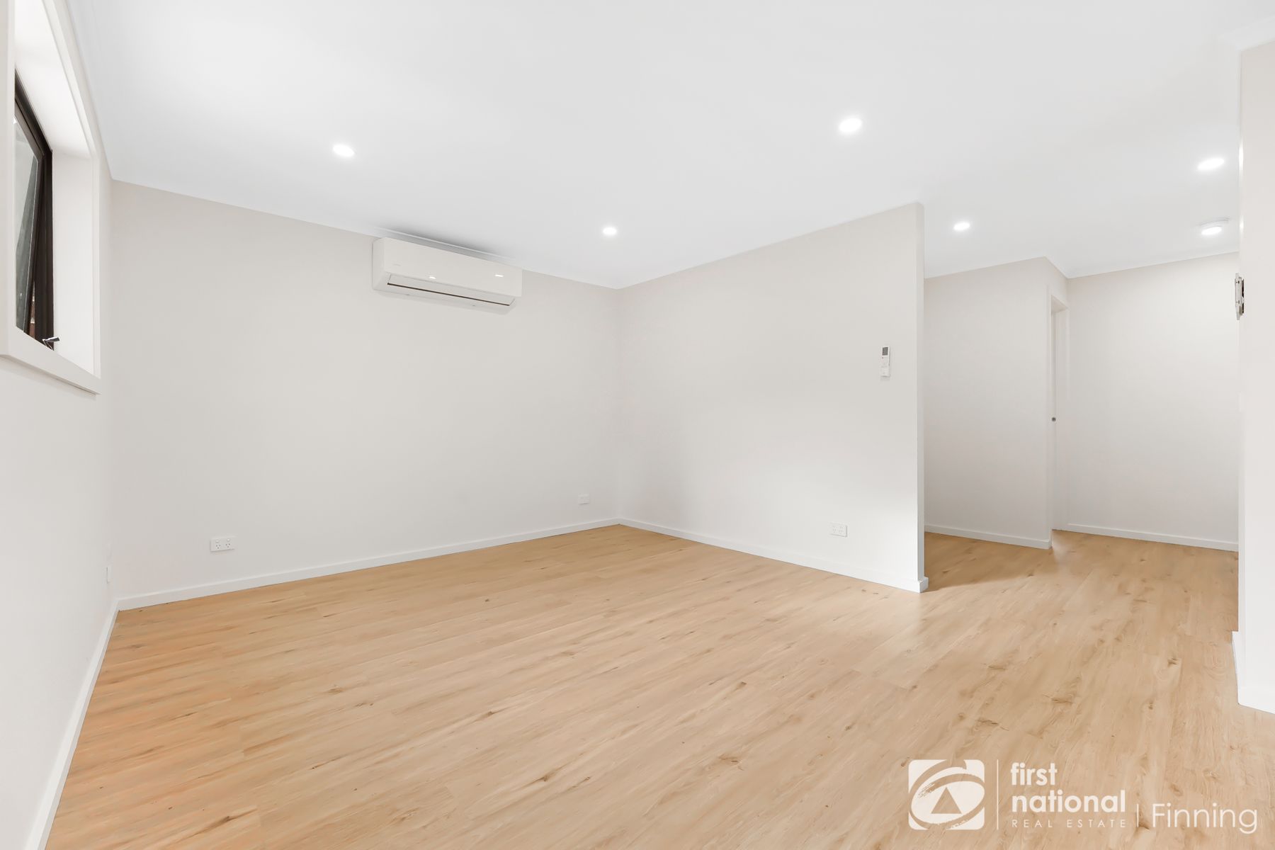 2/3 Hazelwood Avenue, Cranbourne North VIC 3977, Cranbourne North - Thumbnail 5