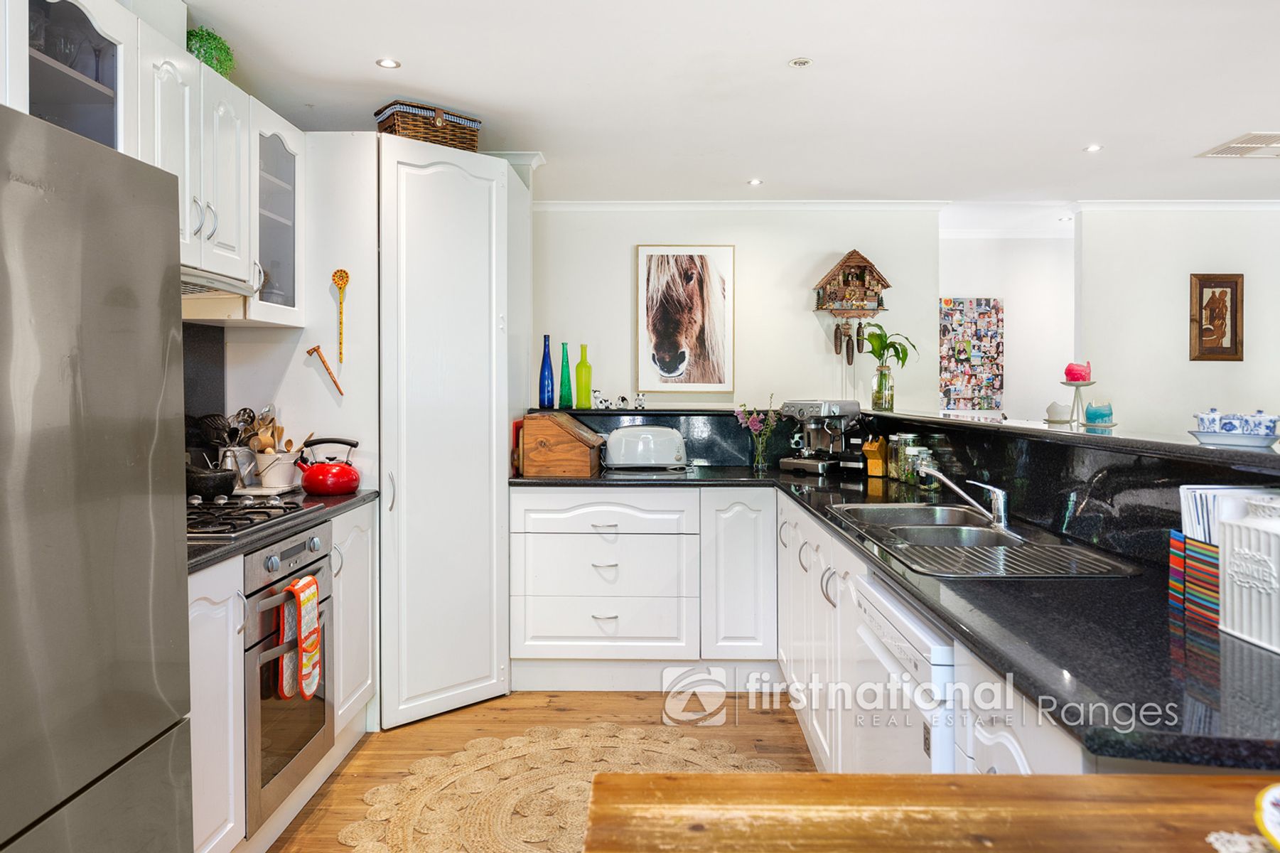 13 Seaview Road, Cockatoo VIC 3781, Cockatoo - Thumbnail 4