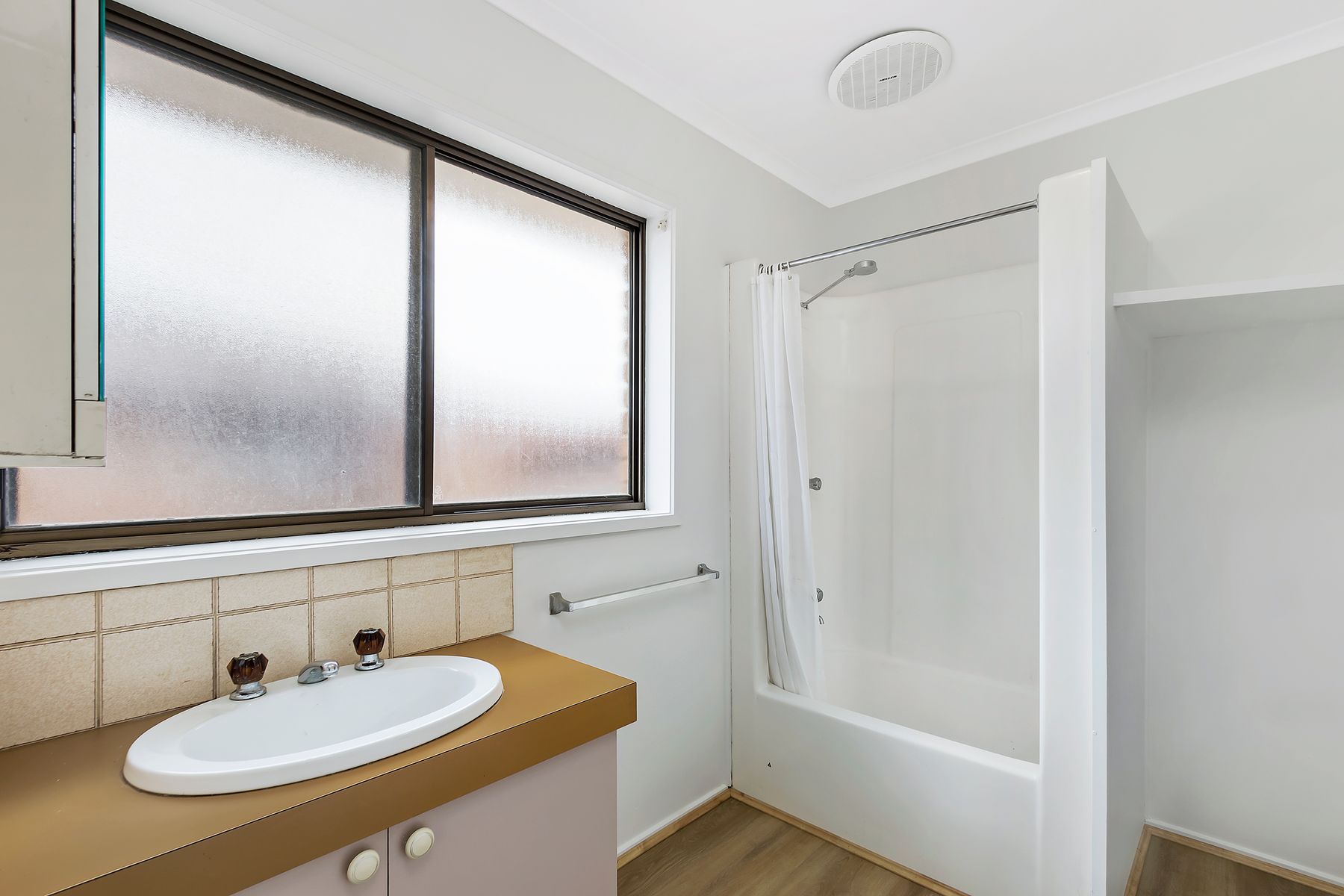 3/4 Burton Court, Bayswater - Thumbnail 8