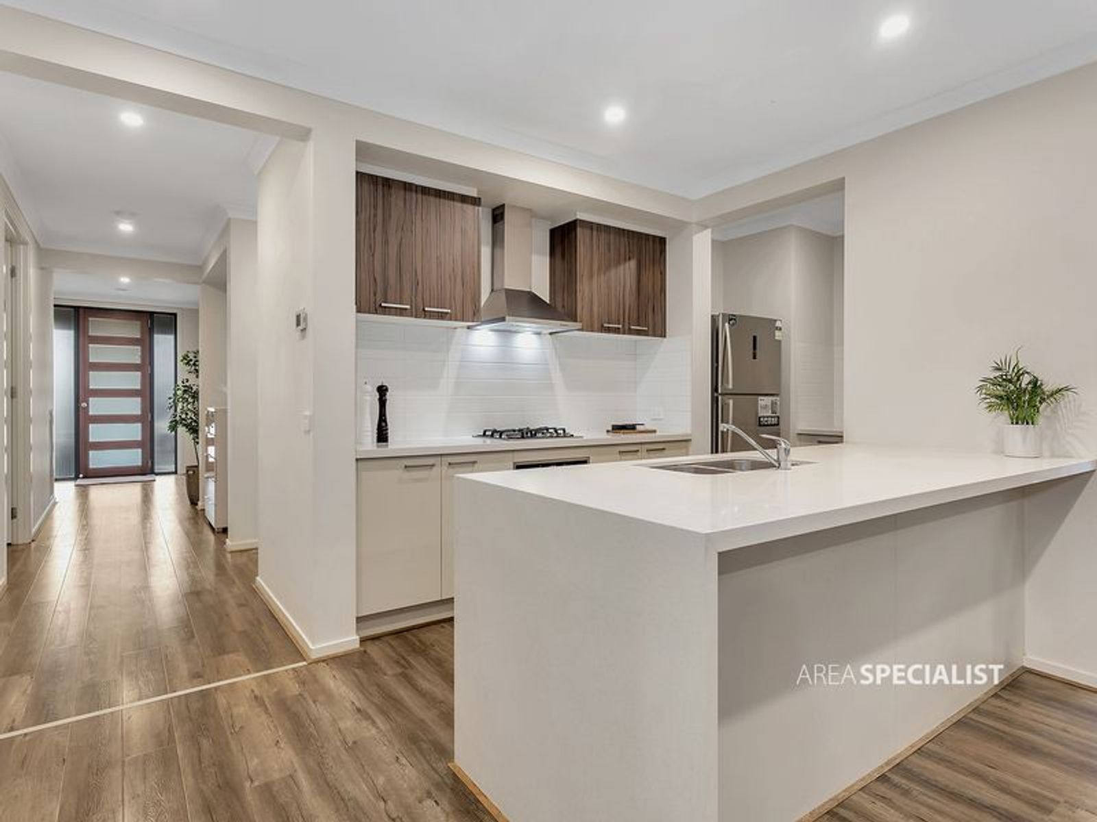 28 Guisard Way, Clyde North, VIC 3978, Clyde North - Thumbnail 6